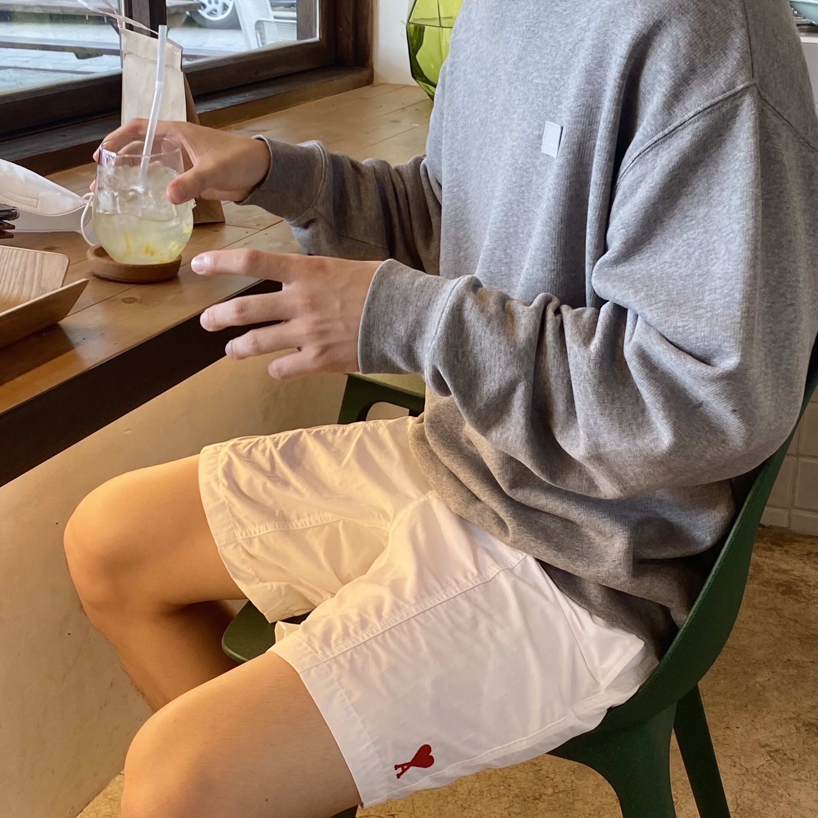 Acne Studios Forba Face Crewneck Sweatshirt Light Grey Melange 착용 스타일