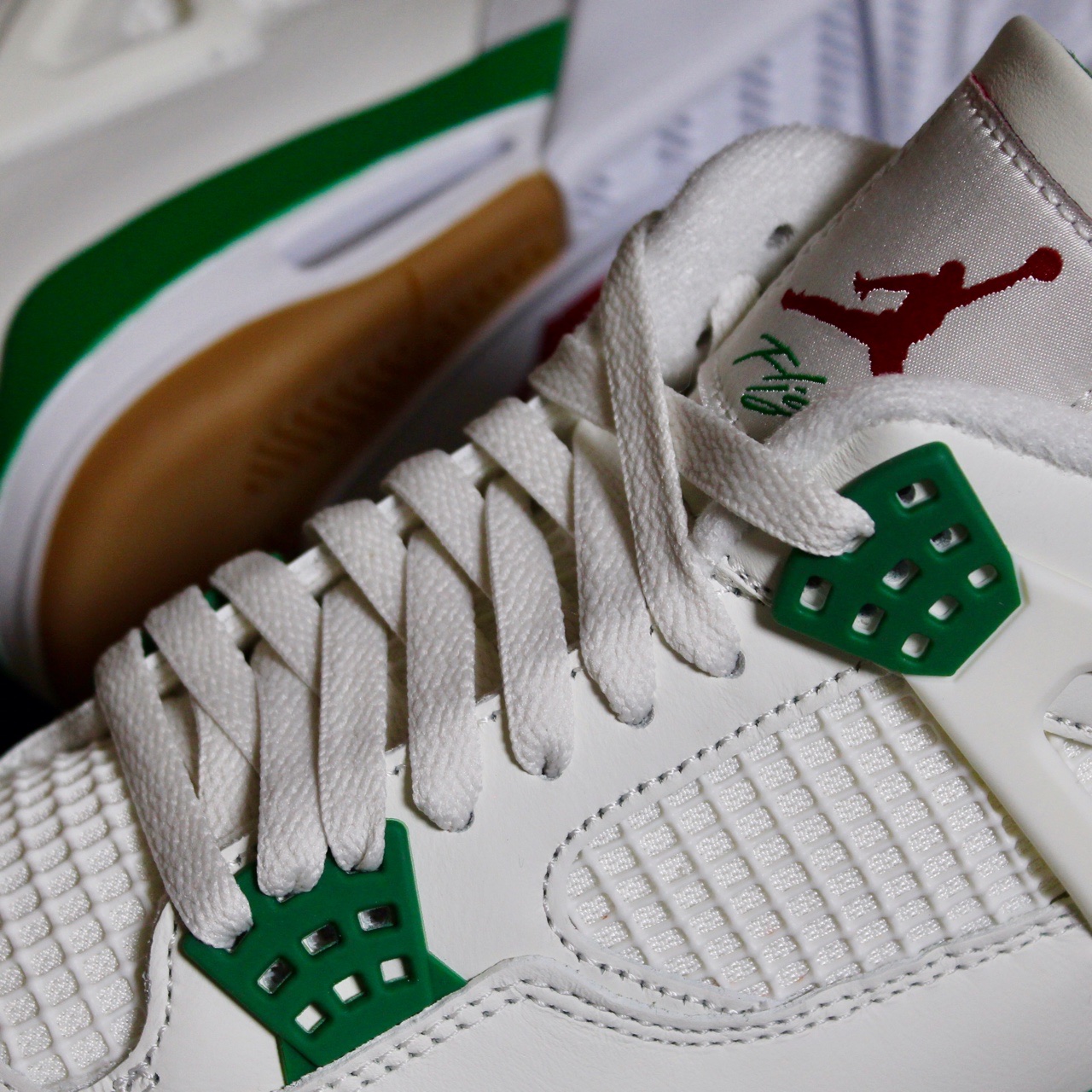 Jordan 4 x Nike SB Retro SP Pine Green 착용 스타일 - 4