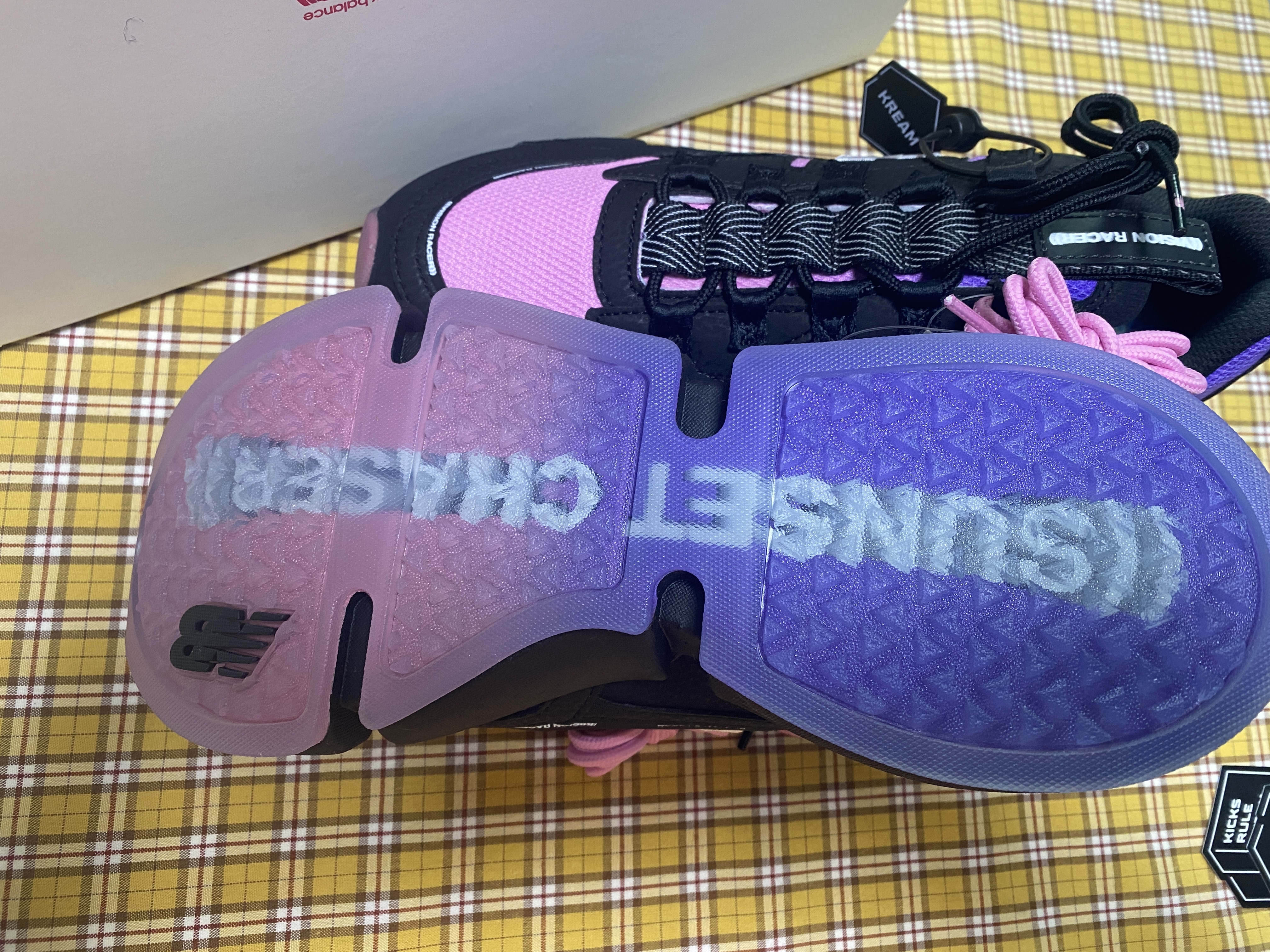 New Balance x Jaden Smith Vision Racer Sunset Black Mirage Violet 착용 스타일 - 3