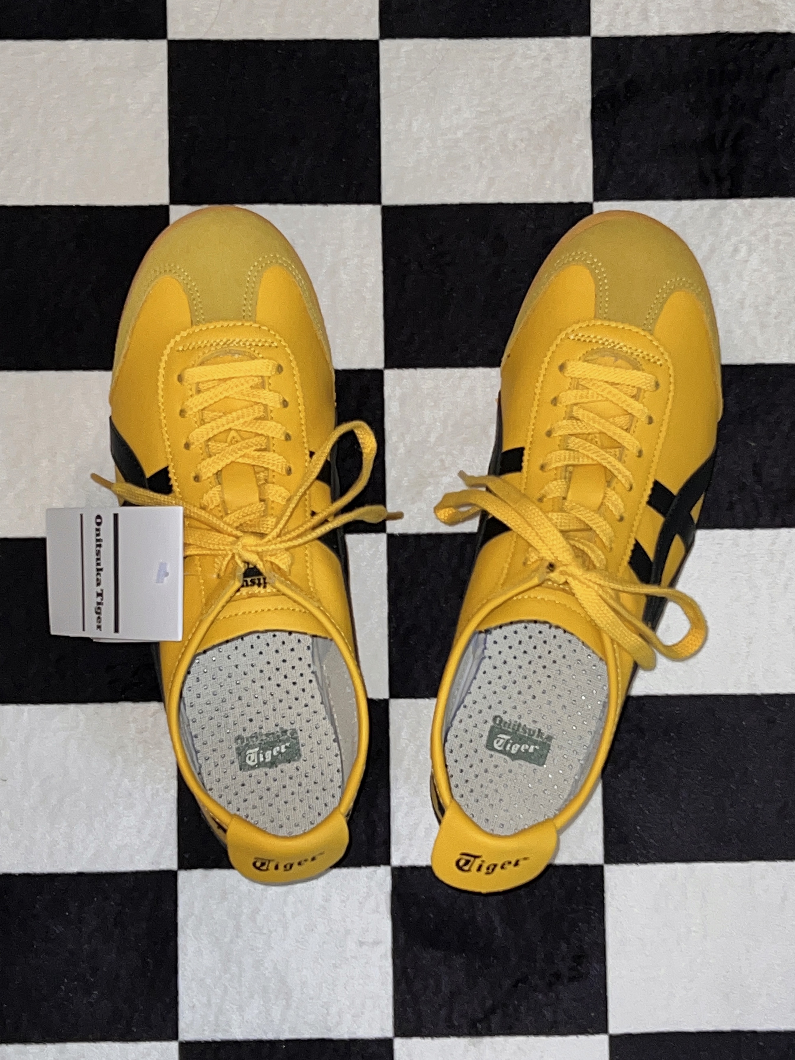 Onitsuka Tiger Mexico 66 Yellow Black 착용 스타일 - 2