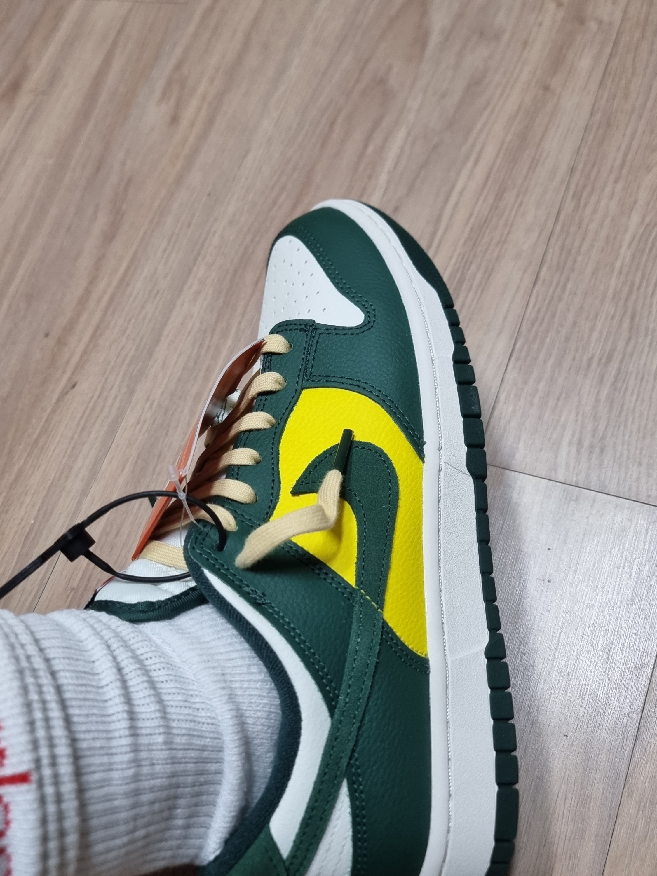 (W) Nike Dunk Low SE Opti Noble Green 착용 스타일 - 4