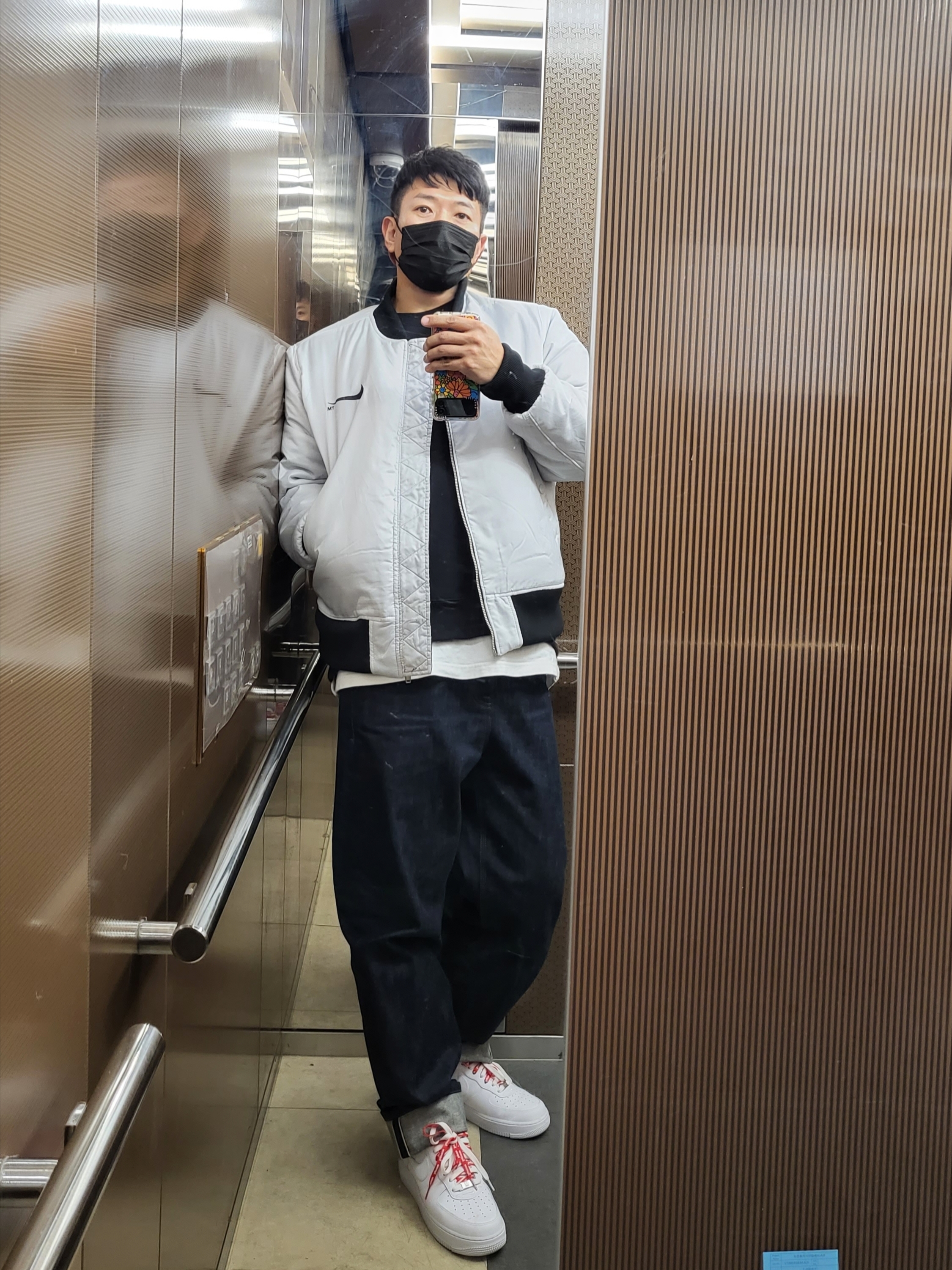 Nike NSW Swoosh Therma-Fit Bomber Black - Asia, Nike NRG Solo Swoosh Crew Fleece Black White - US/EU 착용 스타일