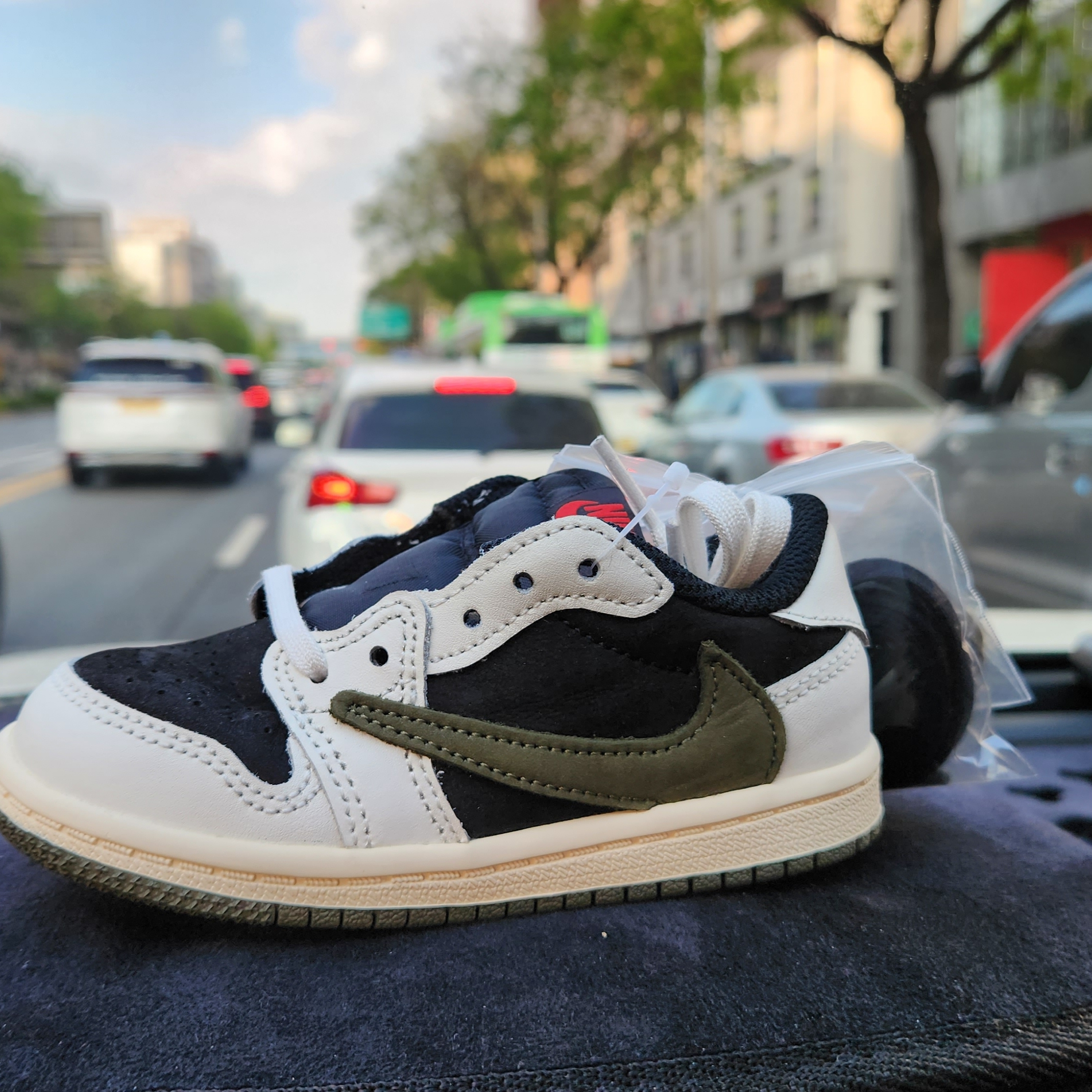 (TD) Jordan 1 x Travis Scott Retro Low OG SP Medium Olive 착용 스타일