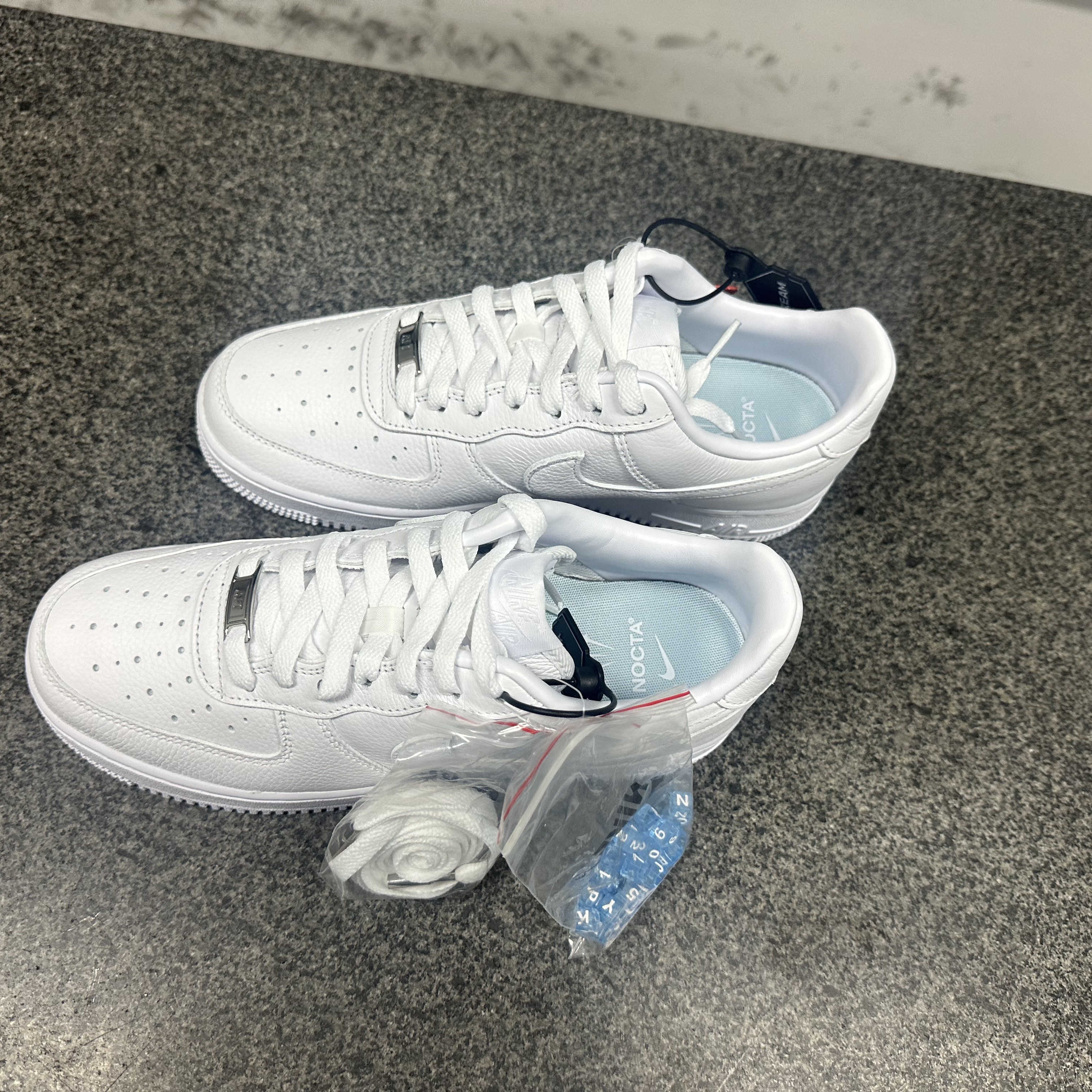 Nike x Drake Nocta Air Force 1 Low SP Certified Lover Boy White 착용 스타일 - 5