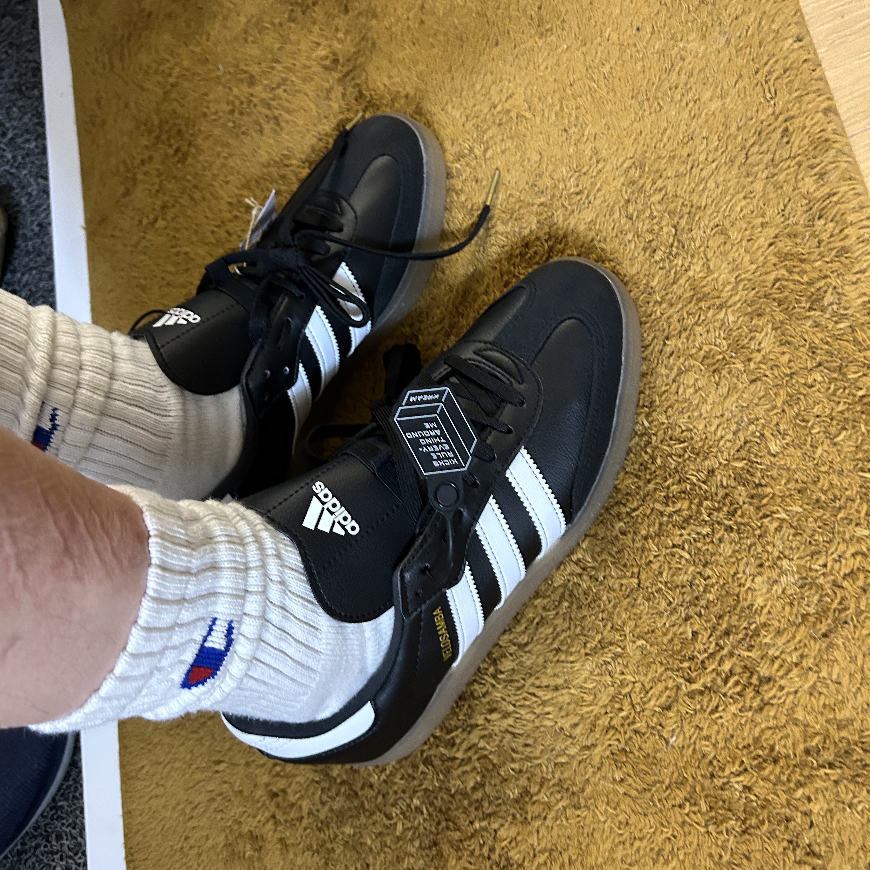 Adidas Velosamba Vegan Cycling Core Black 착용 스타일