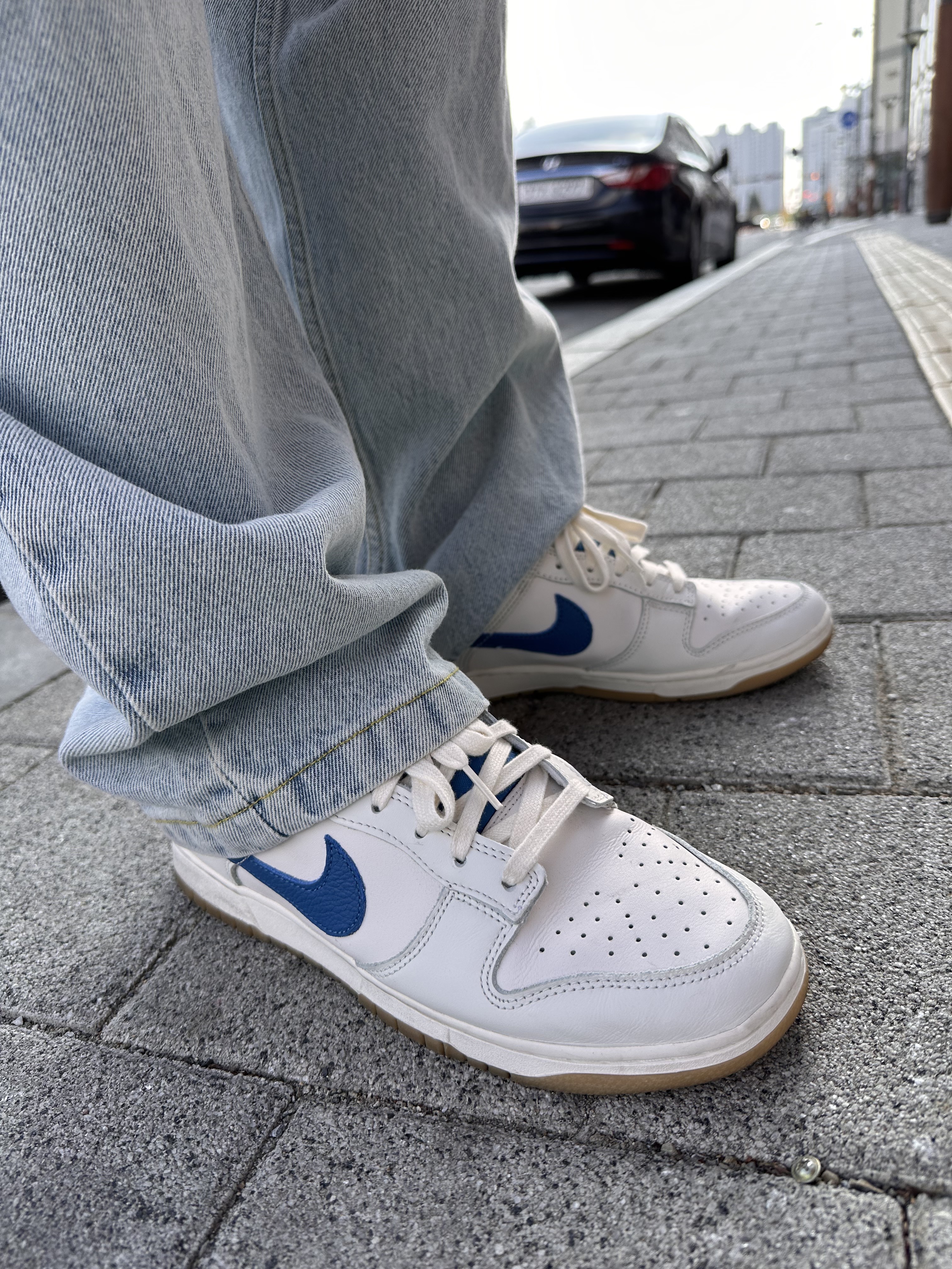 Nike Dunk Low SE Sail Dark Marina Blue 착용 스타일 - 2