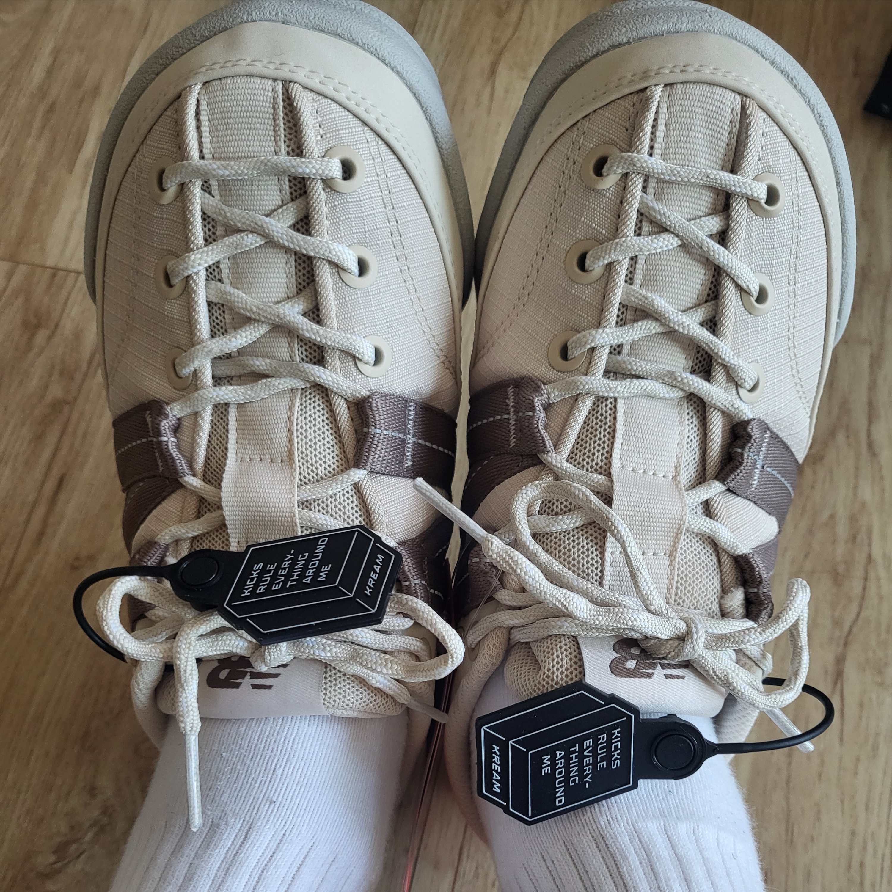 New Balance CRV Mule V2 Ivory 착용 스타일