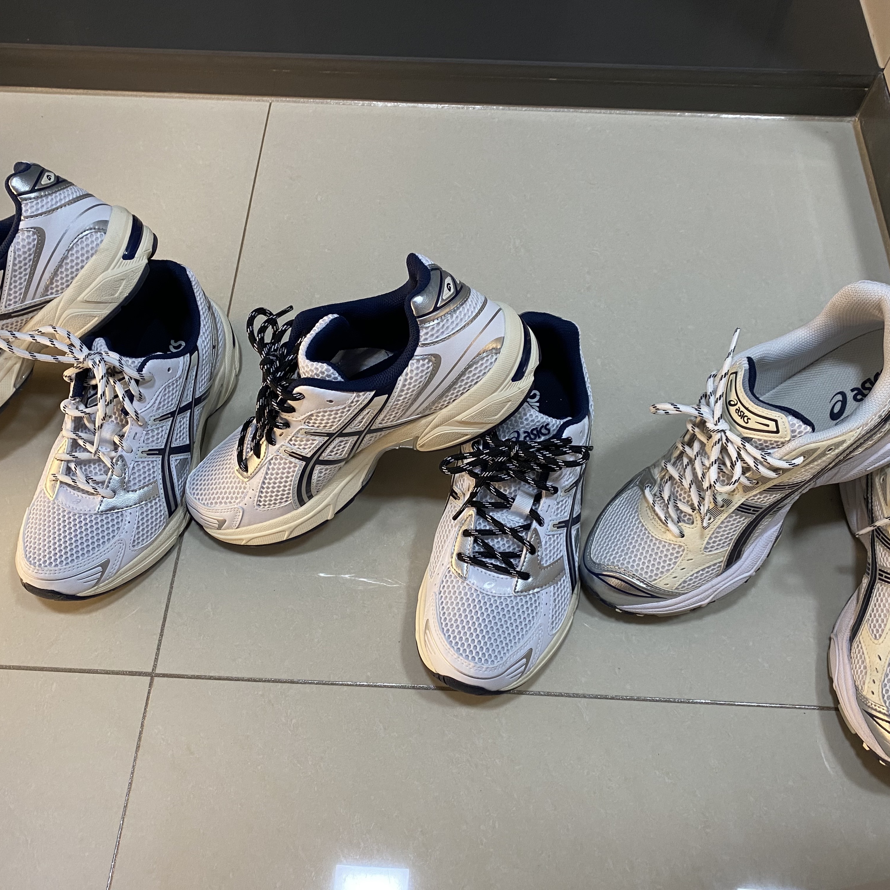 (W) Asics Gel-1130 White Midnight 착용 스타일 - 1