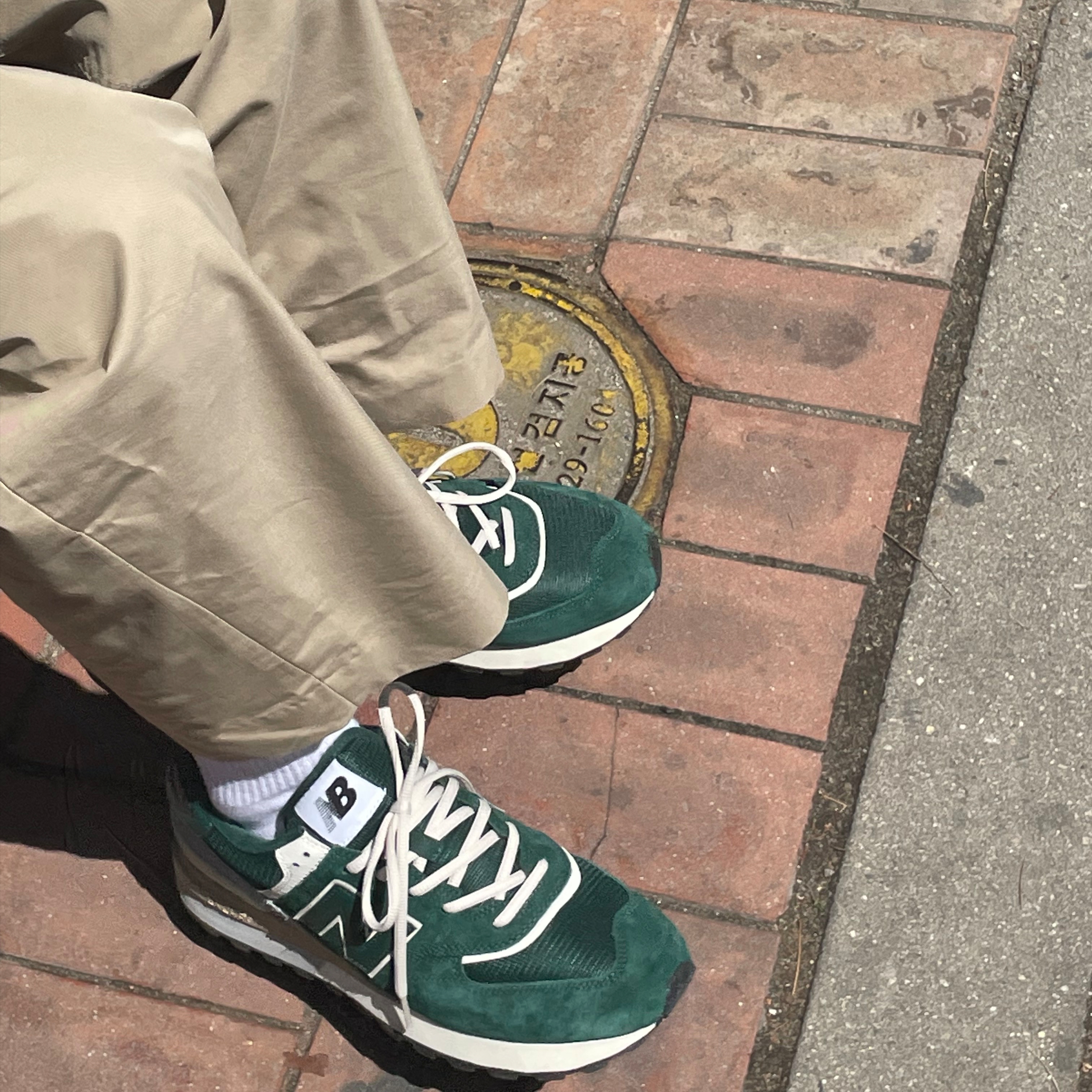 New Balance 574 Legacy Green 착용 스타일 - 2