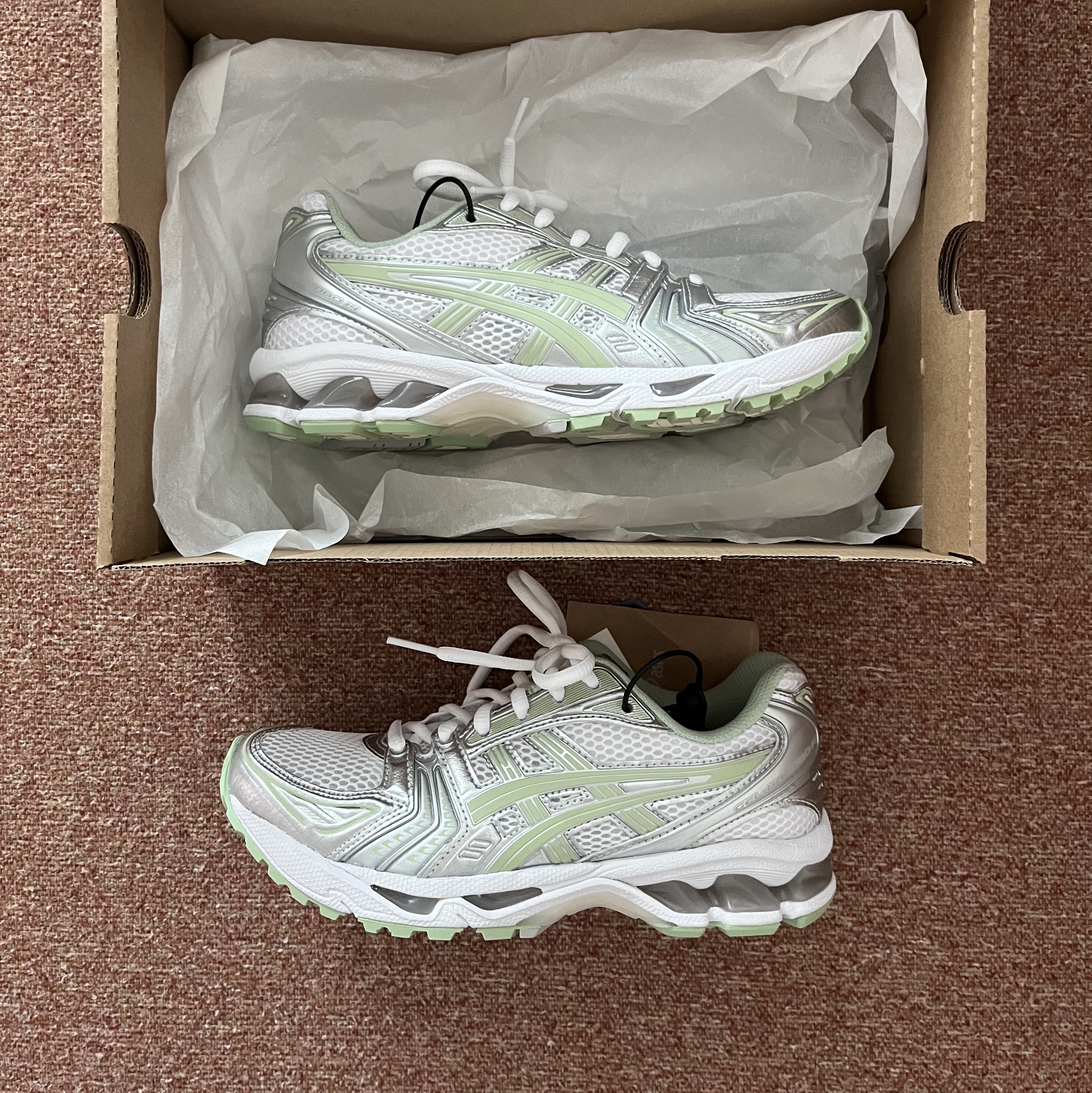 (W) Asics Gel-Kayano 14 White Jade 착용 스타일