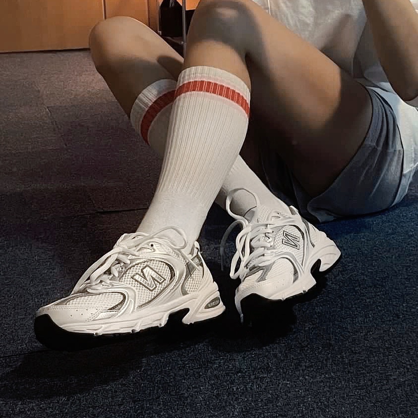 New Balance 530 White Silver 착용 스타일