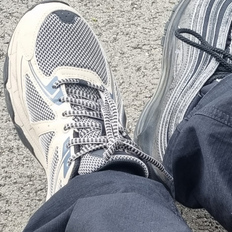 Asics Gel-Venture 6 Feather Grey Black 착용 스타일