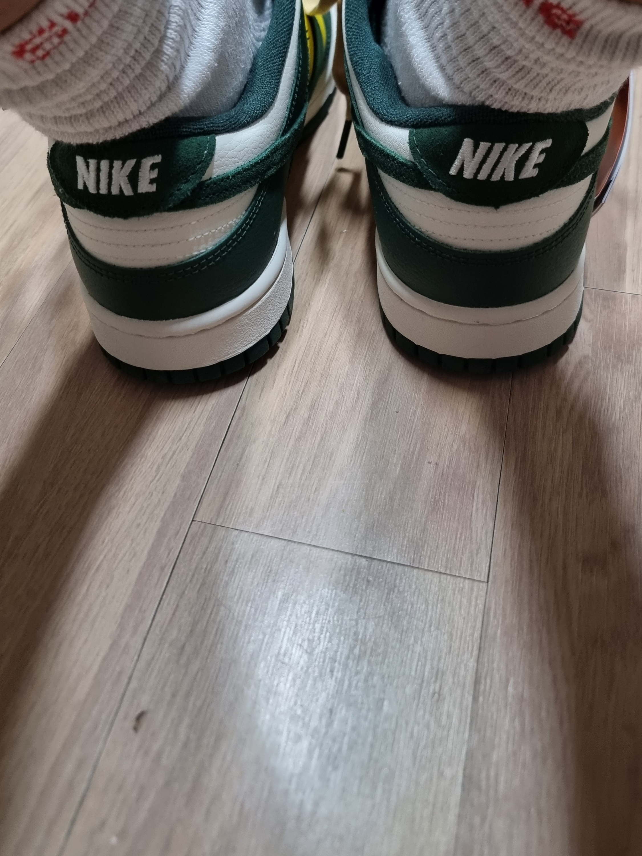 (W) Nike Dunk Low SE Opti Noble Green 착용 스타일 - 5