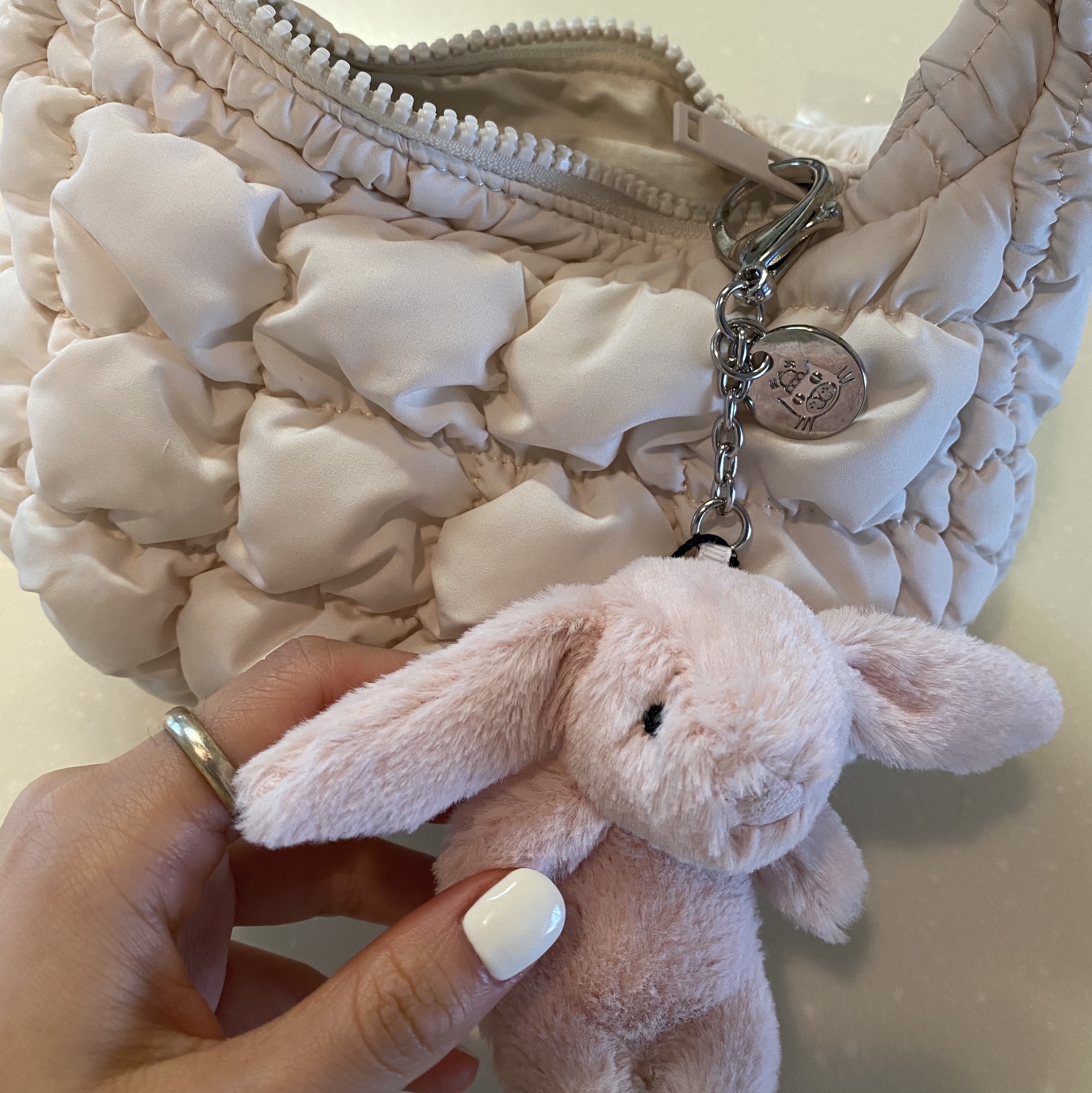 COS Quilted Micro Bag Off White 착용 스타일