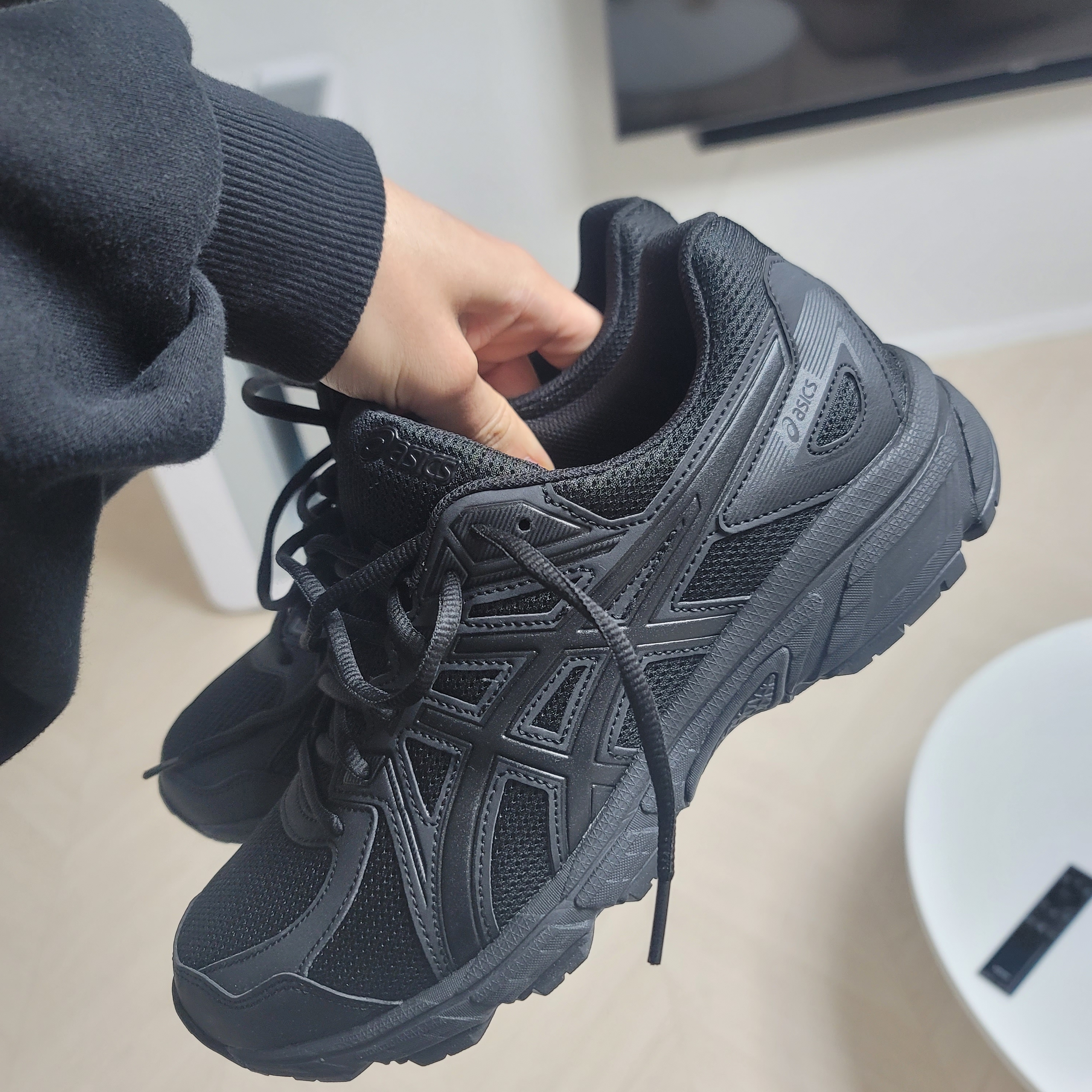 Asics Jog 100 T Black - 4E Extra Wide 착용 스타일