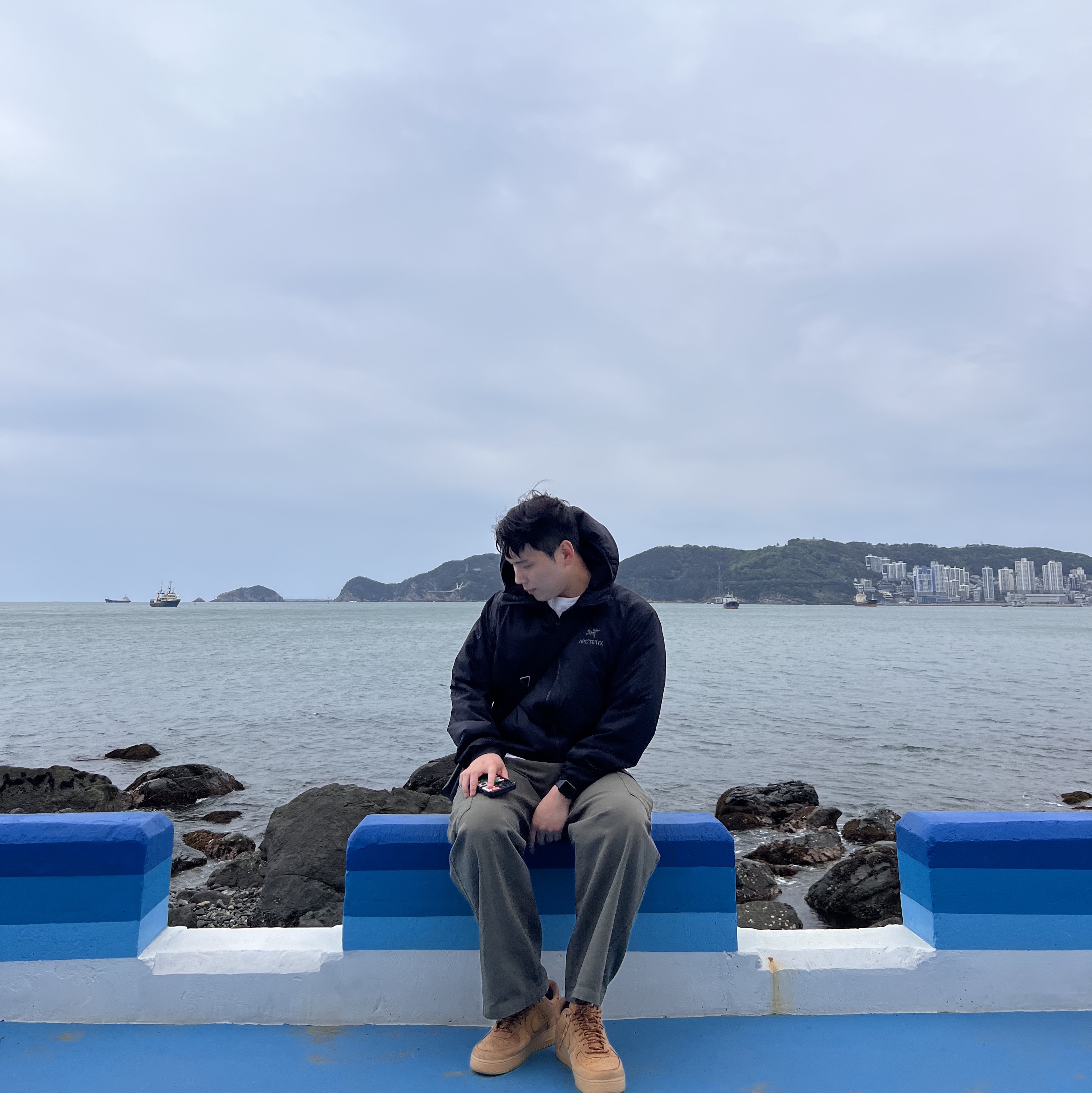 Arc'teryx Atom LT Hoody Black 착용 스타일