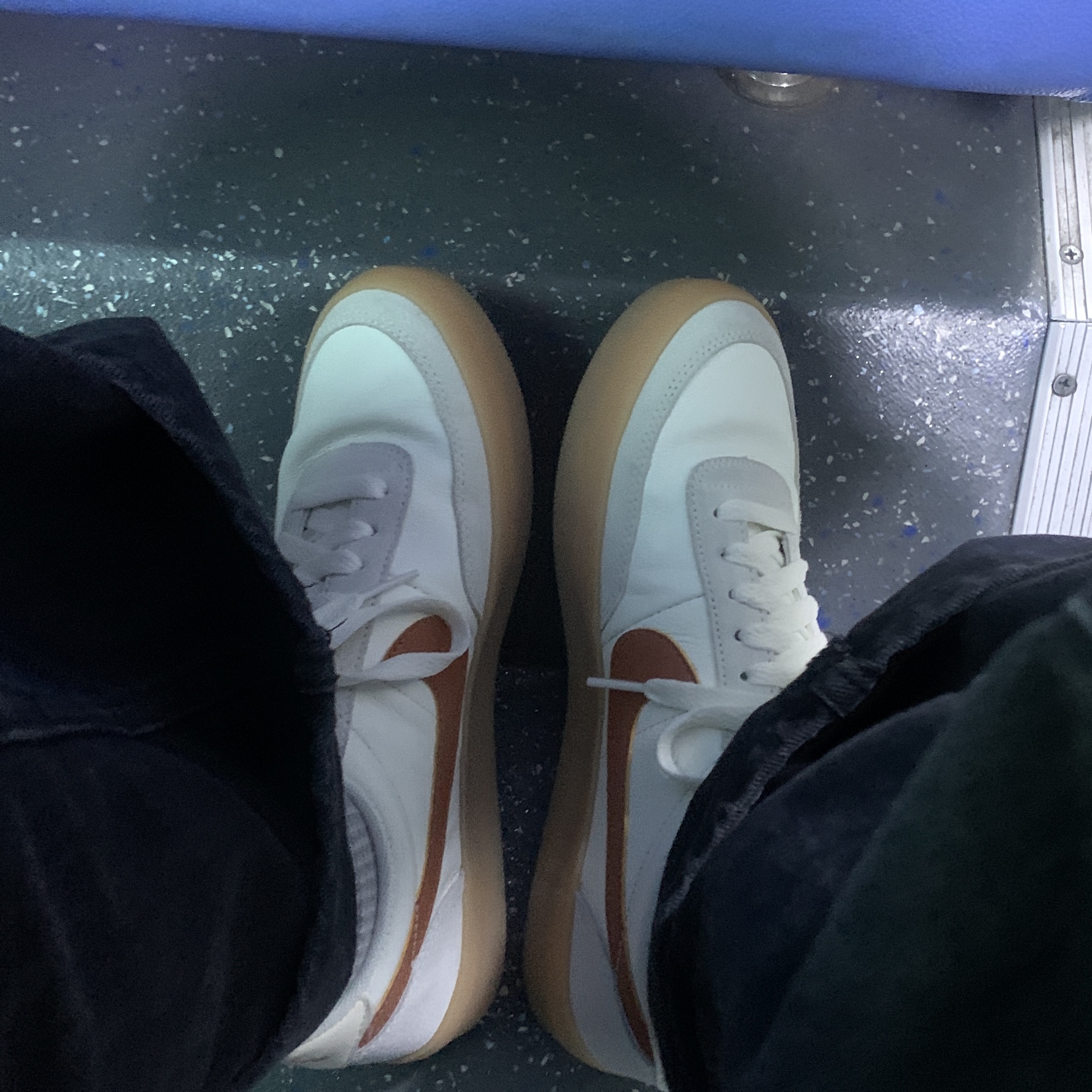 Nike Killshot 2 Leather Sail Desert Orange 착용 스타일