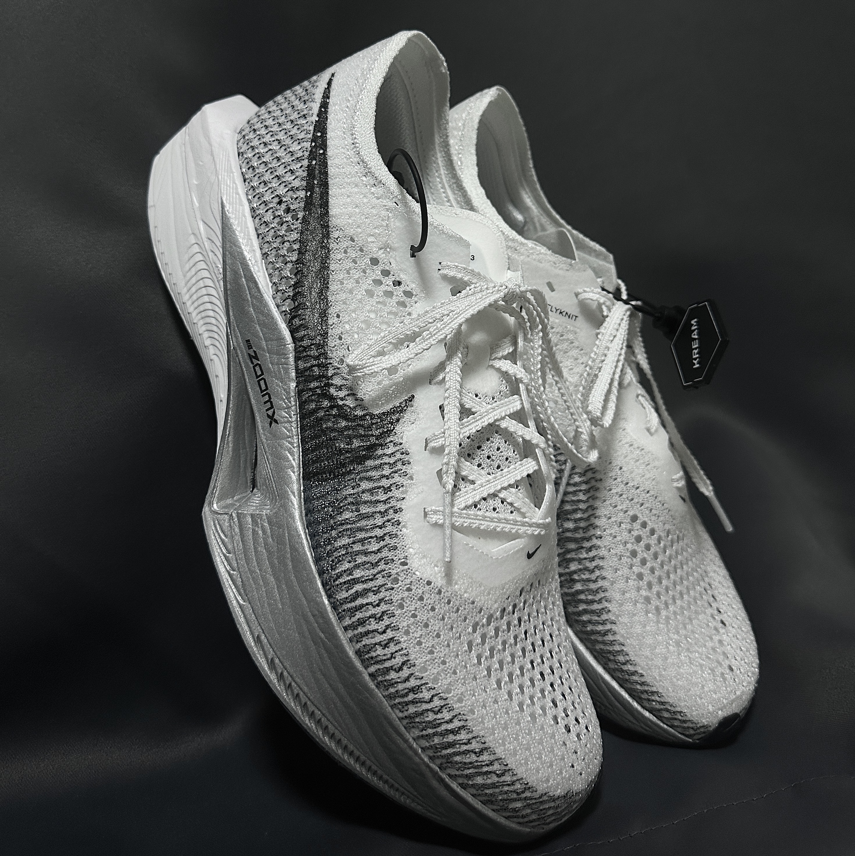Nike ZoomX Vaporfly Next% 3 White Grey 착용 스타일