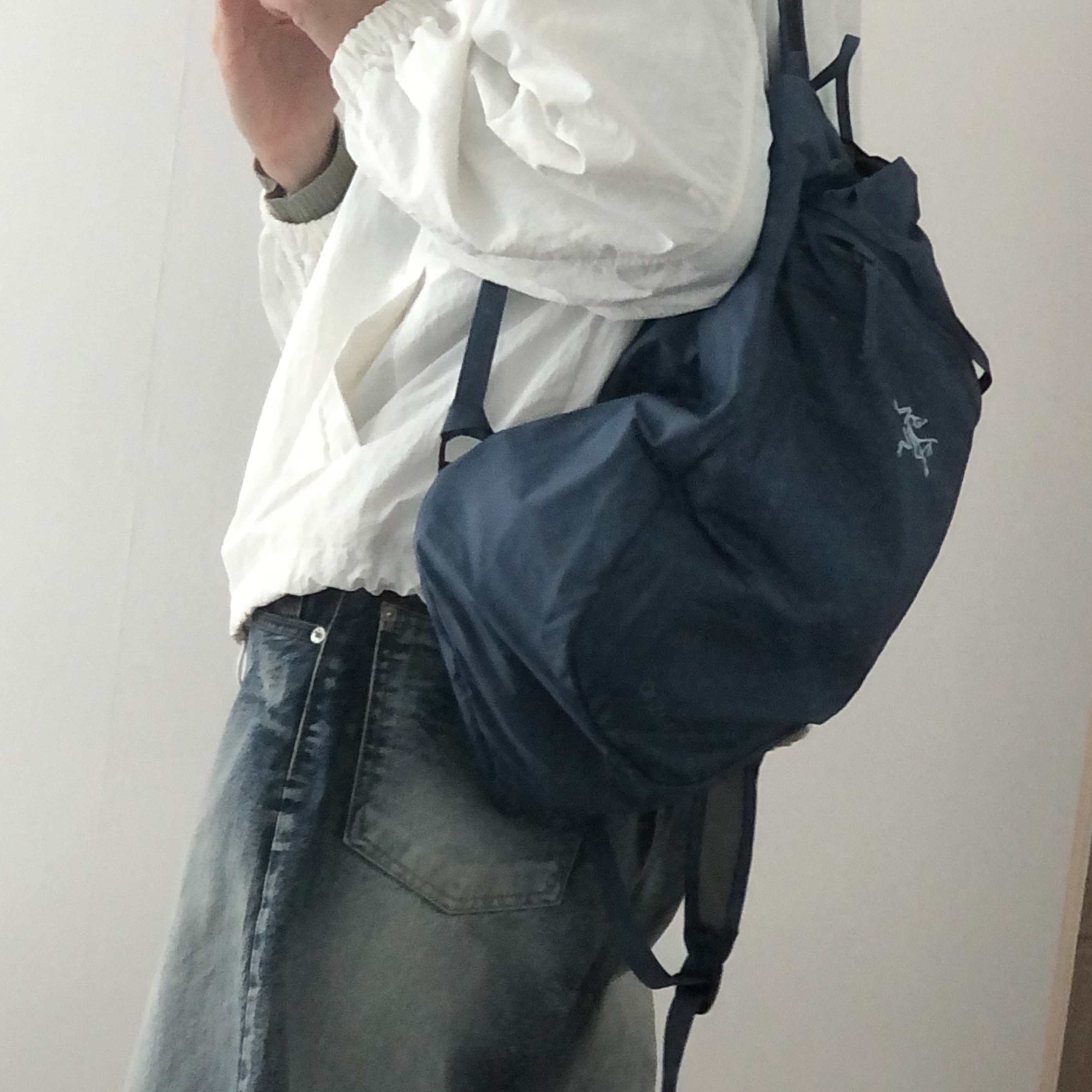 Arc'teryx Heliad 10 Backpack Moonlit 착용 스타일