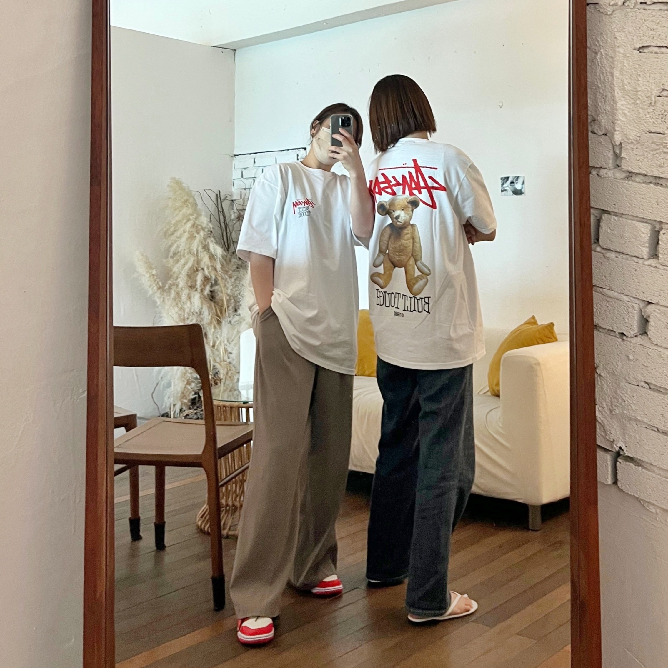 Stussy Built Tough T-Shirt White, Nike x NBA Dunk Low Retro EMB Black and Chile Red 착용 스타일