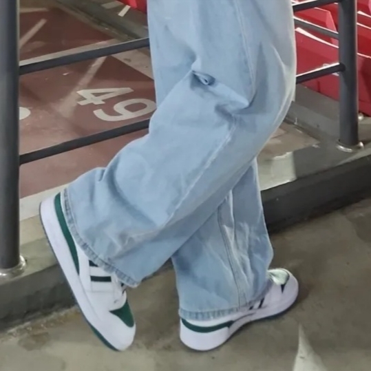 Adidas Forum Low White Collegiate Green 착용 스타일