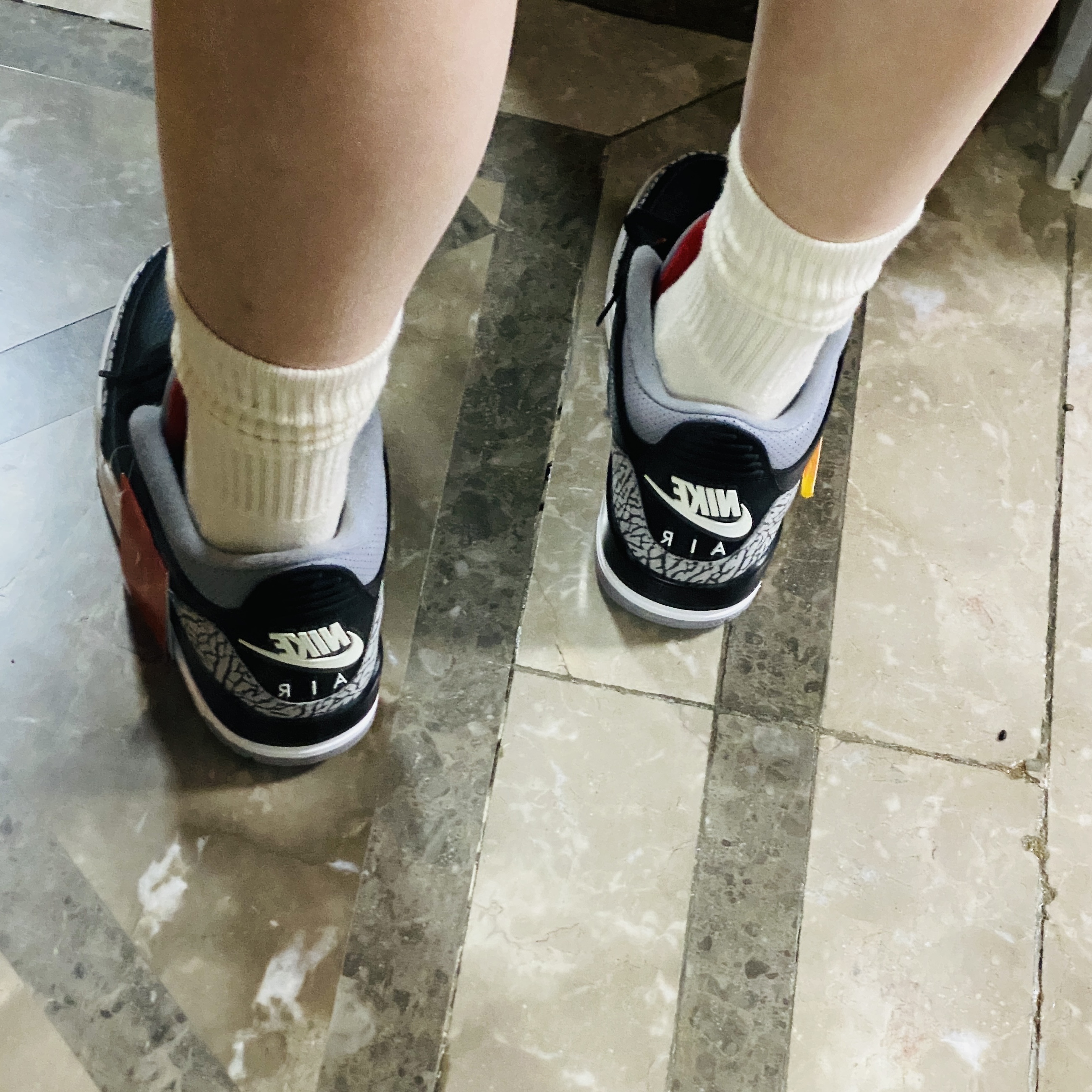 Jordan 3 Retro OG Black Cement 2018 착용 스타일 - 3