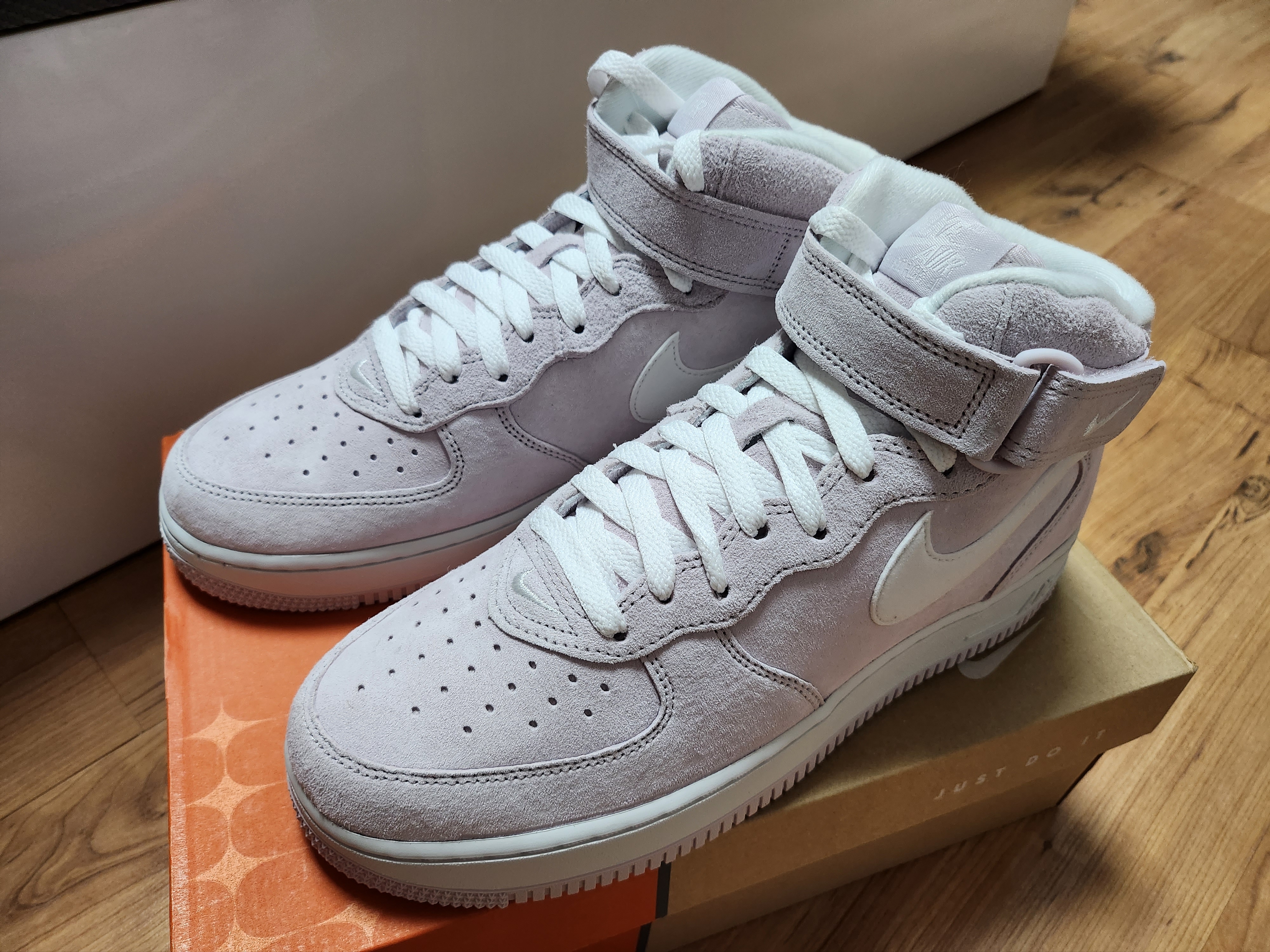Nike Air Force 1 Mid '07 QS Venice 착용 스타일 - 4