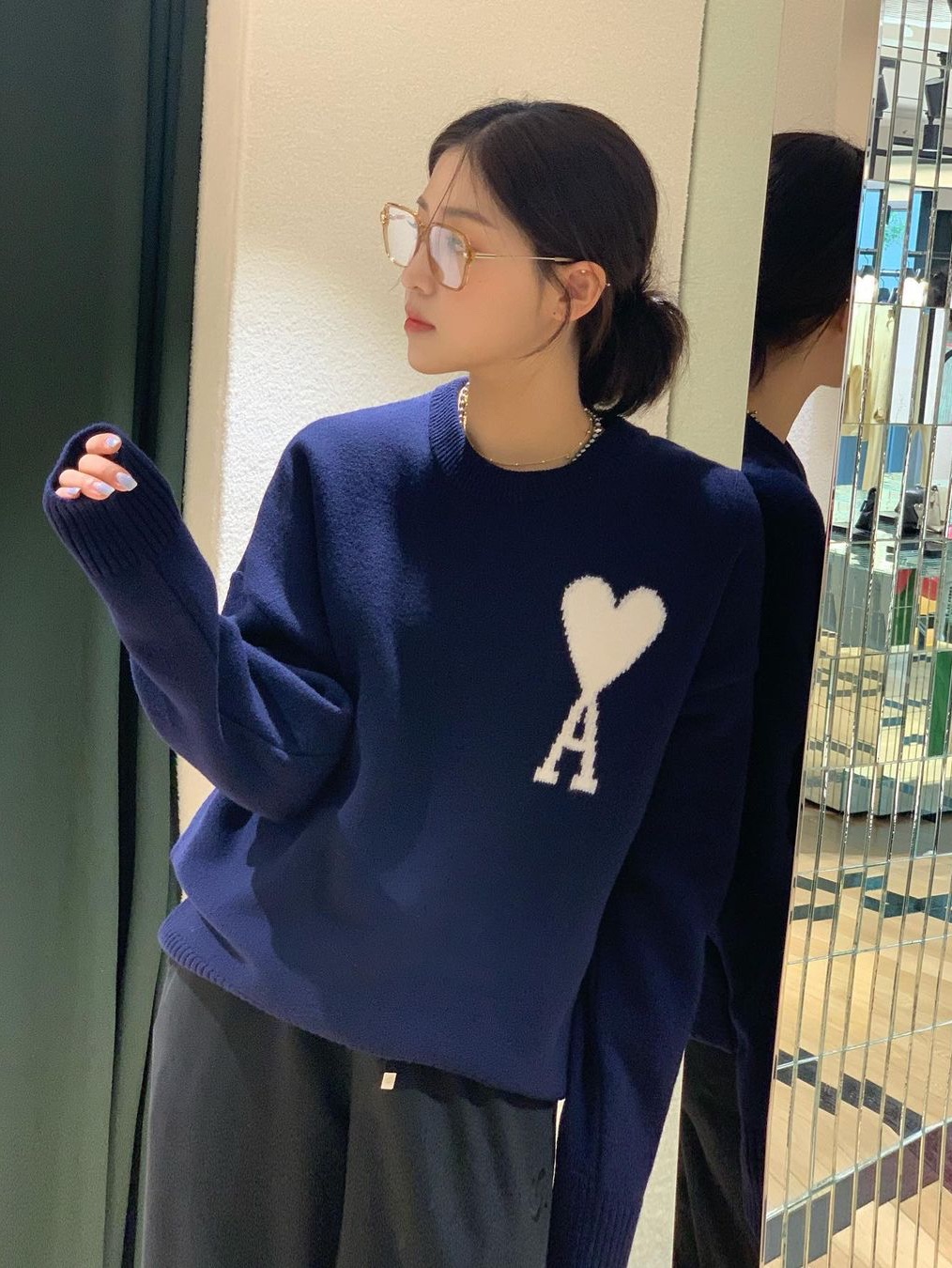 AMI de Coeur Oversize Intarsia Sweater Nautic Blue White 착용 스타일