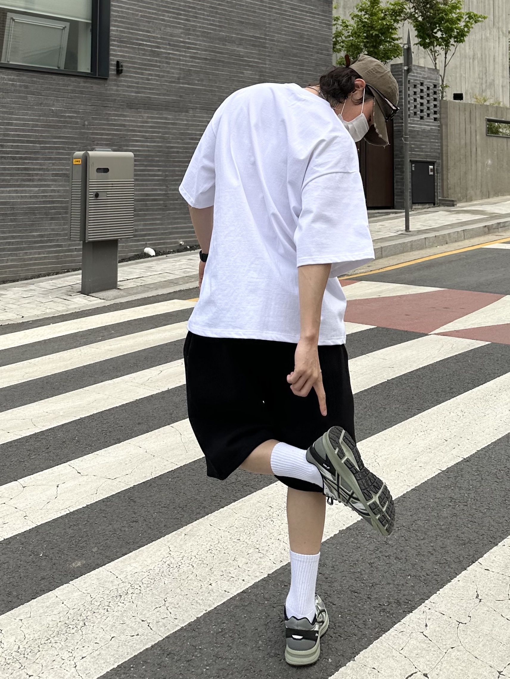 Asics Jog 100 S Sheet Rock - 2E Wide 착용 스타일 - 1