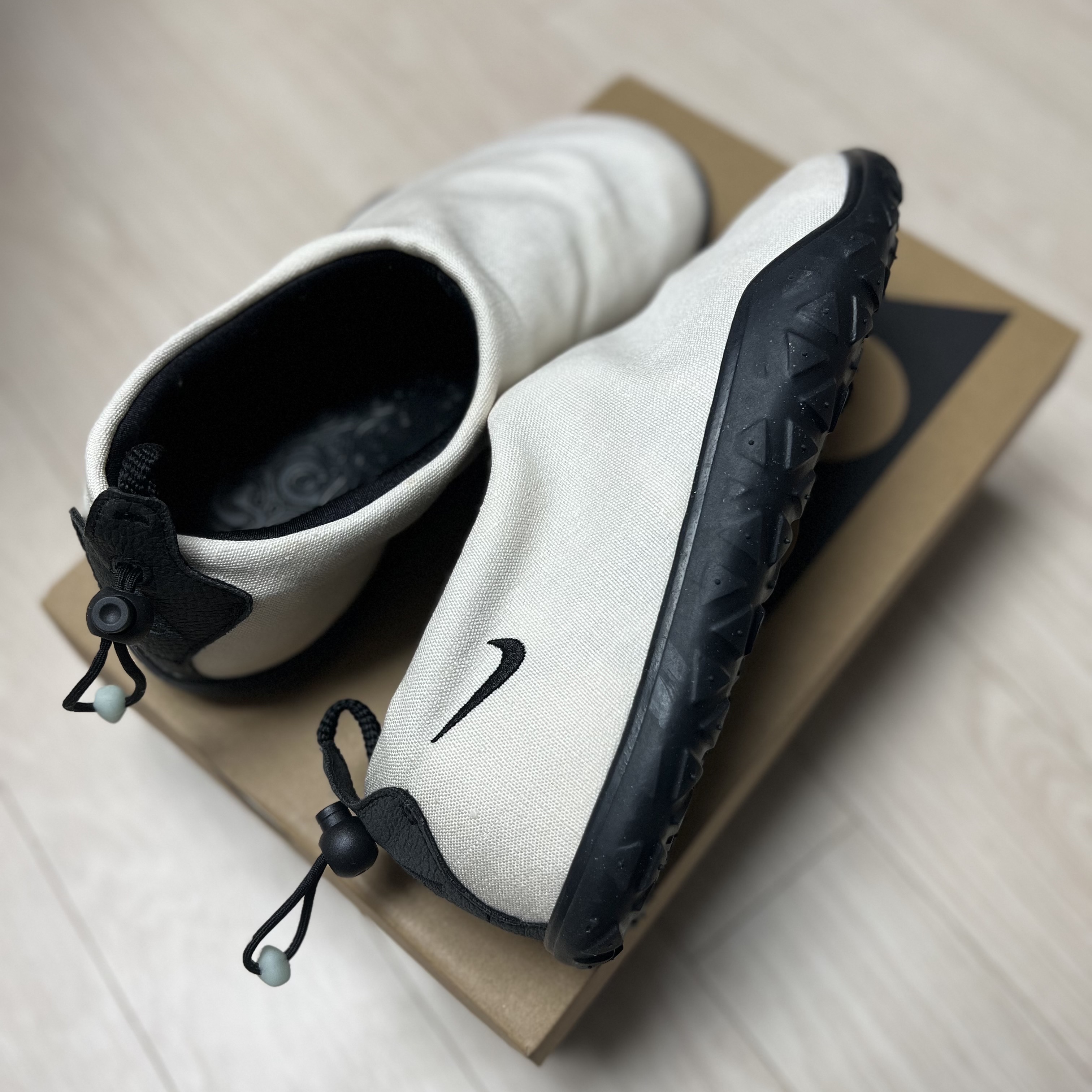 Nike ACG Moc Summit White and Black 착용 스타일