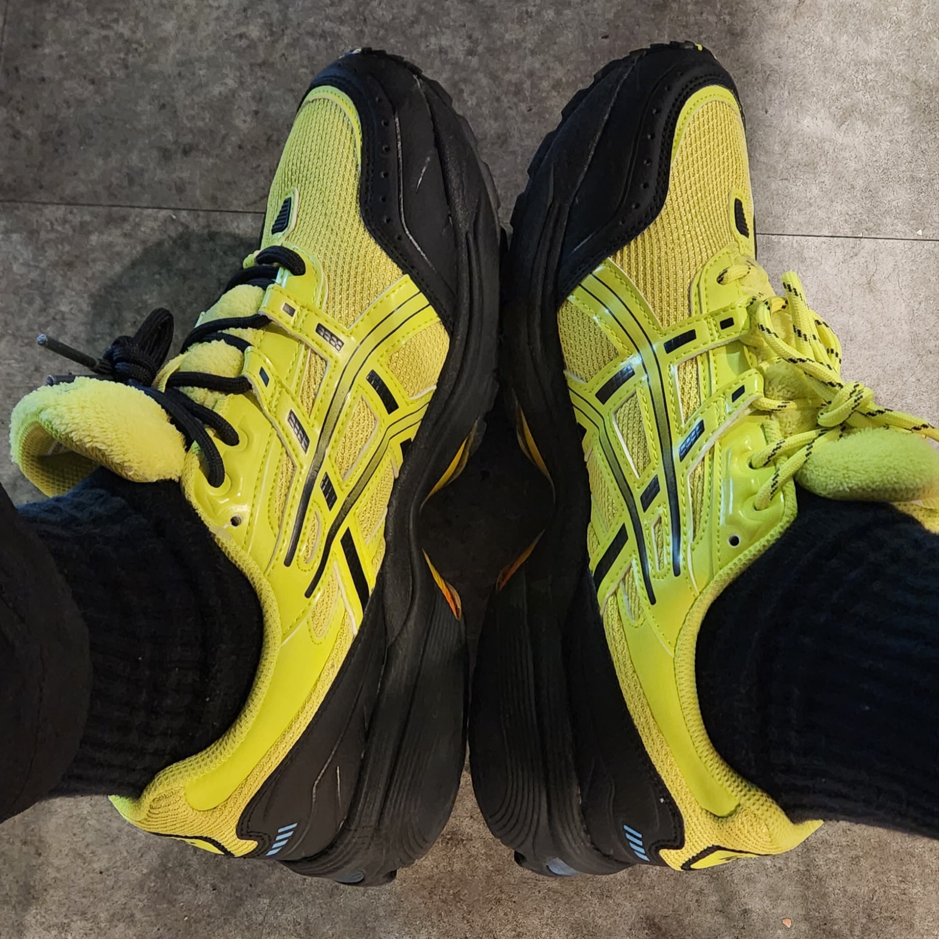 Asics x IAB Studio Gel-1090 Lime 착용 스타일