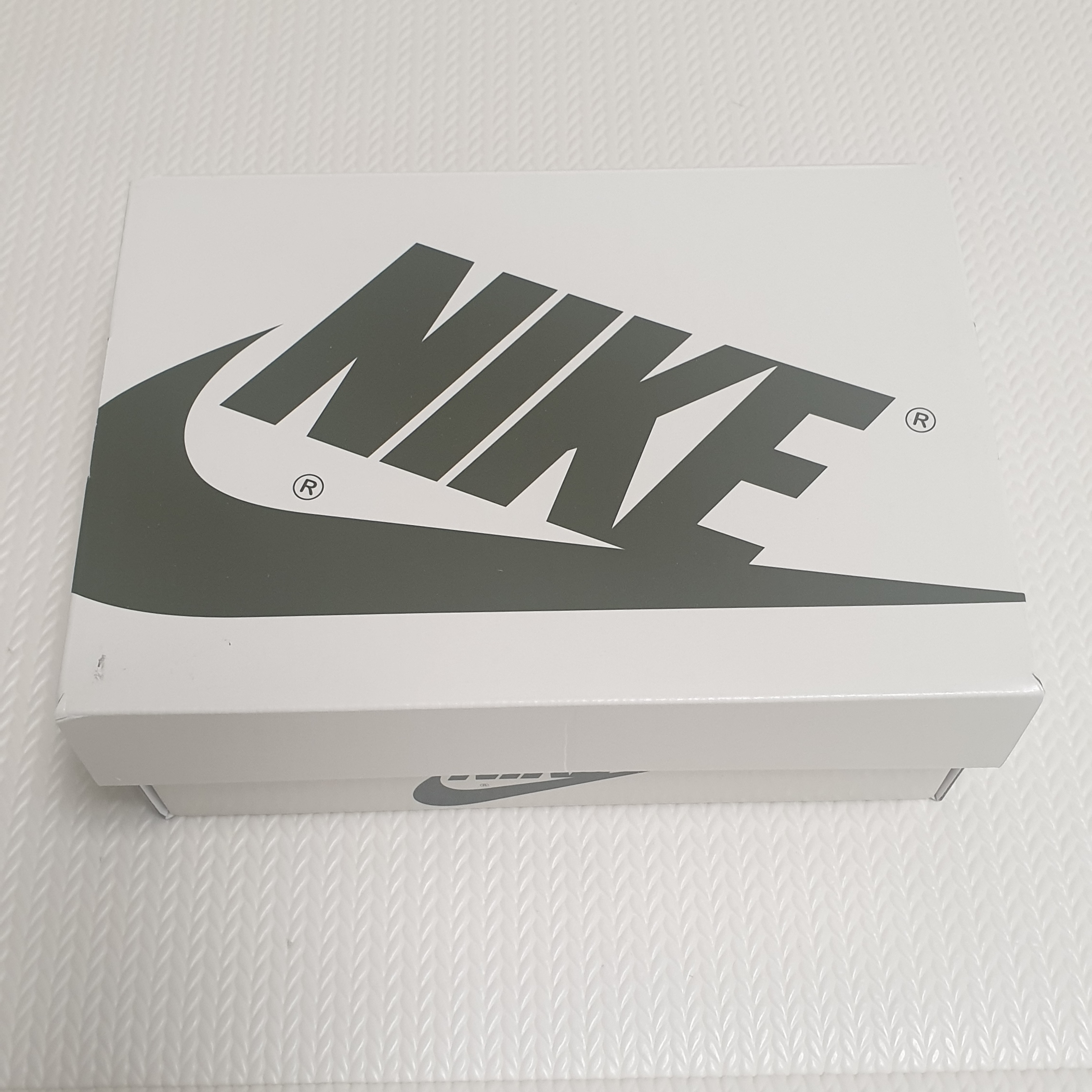 (TD) Jordan 1 x Travis Scott Retro Low OG SP Medium Olive 착용 스타일 - 1