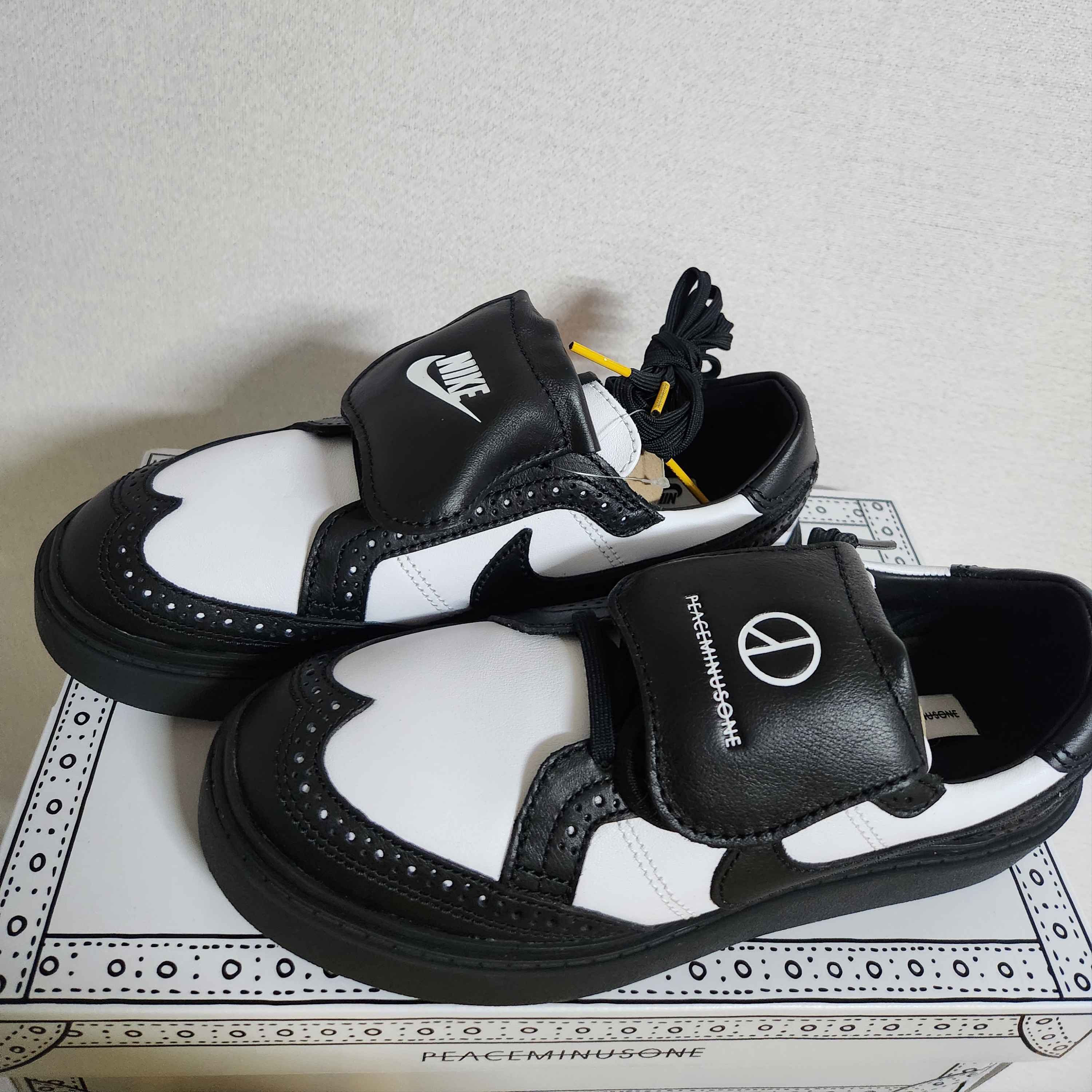 Nike x Peaceminusone Kwondo1 Black and White 착용 스타일