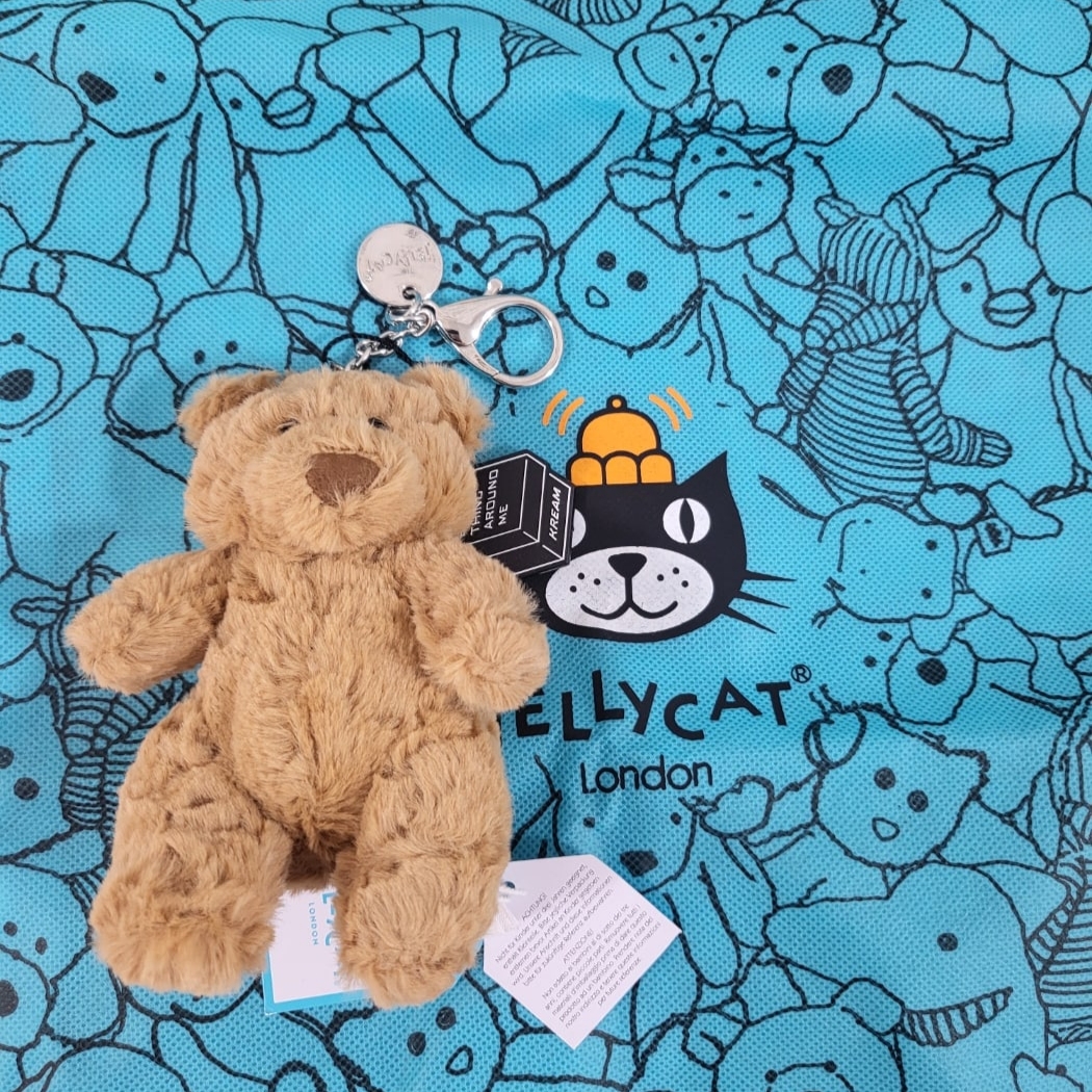 Jellycat Bartholomew Bear Bag Charm Brown 착용 스타일