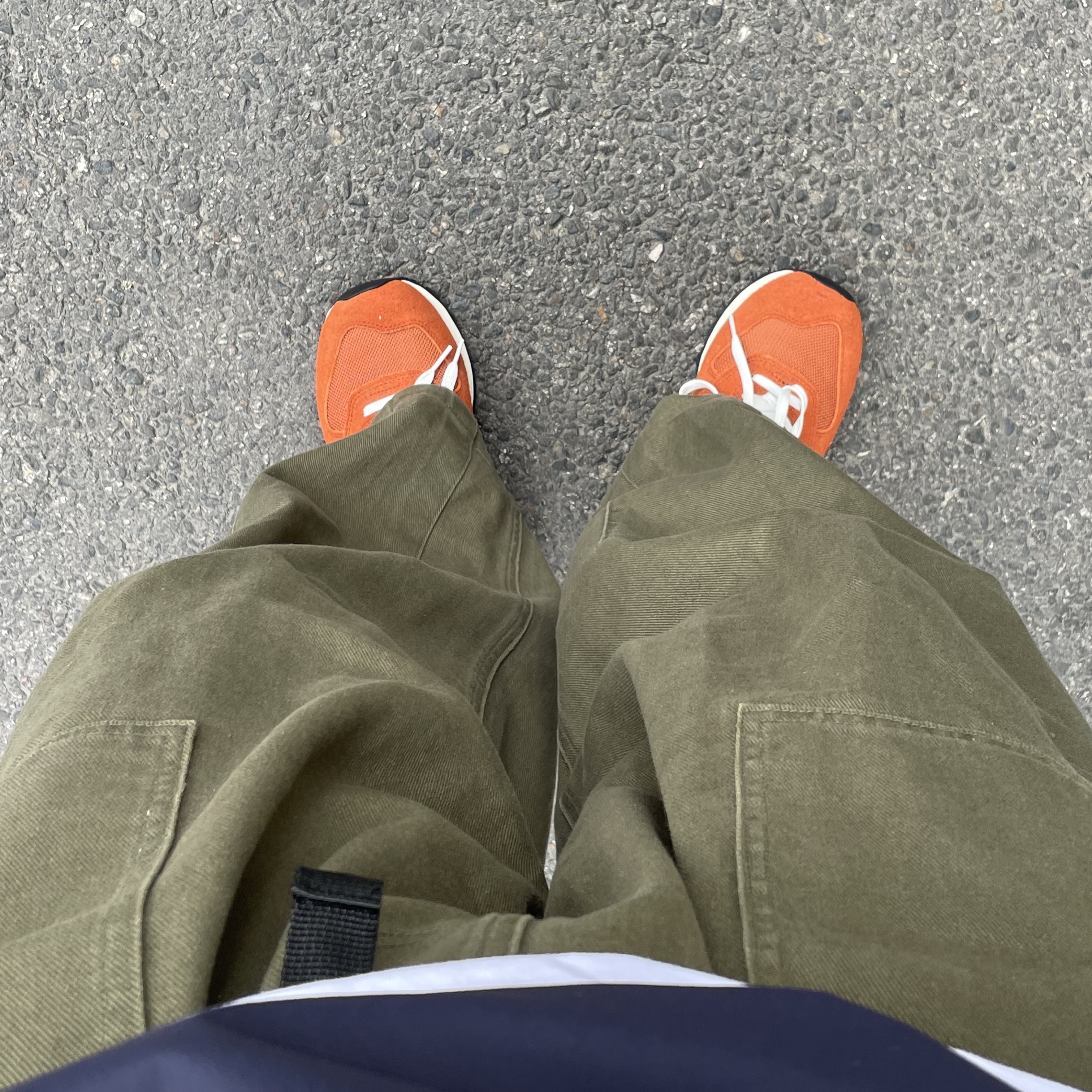 New Balance 574 Heritage Orange Burst White 착용 스타일