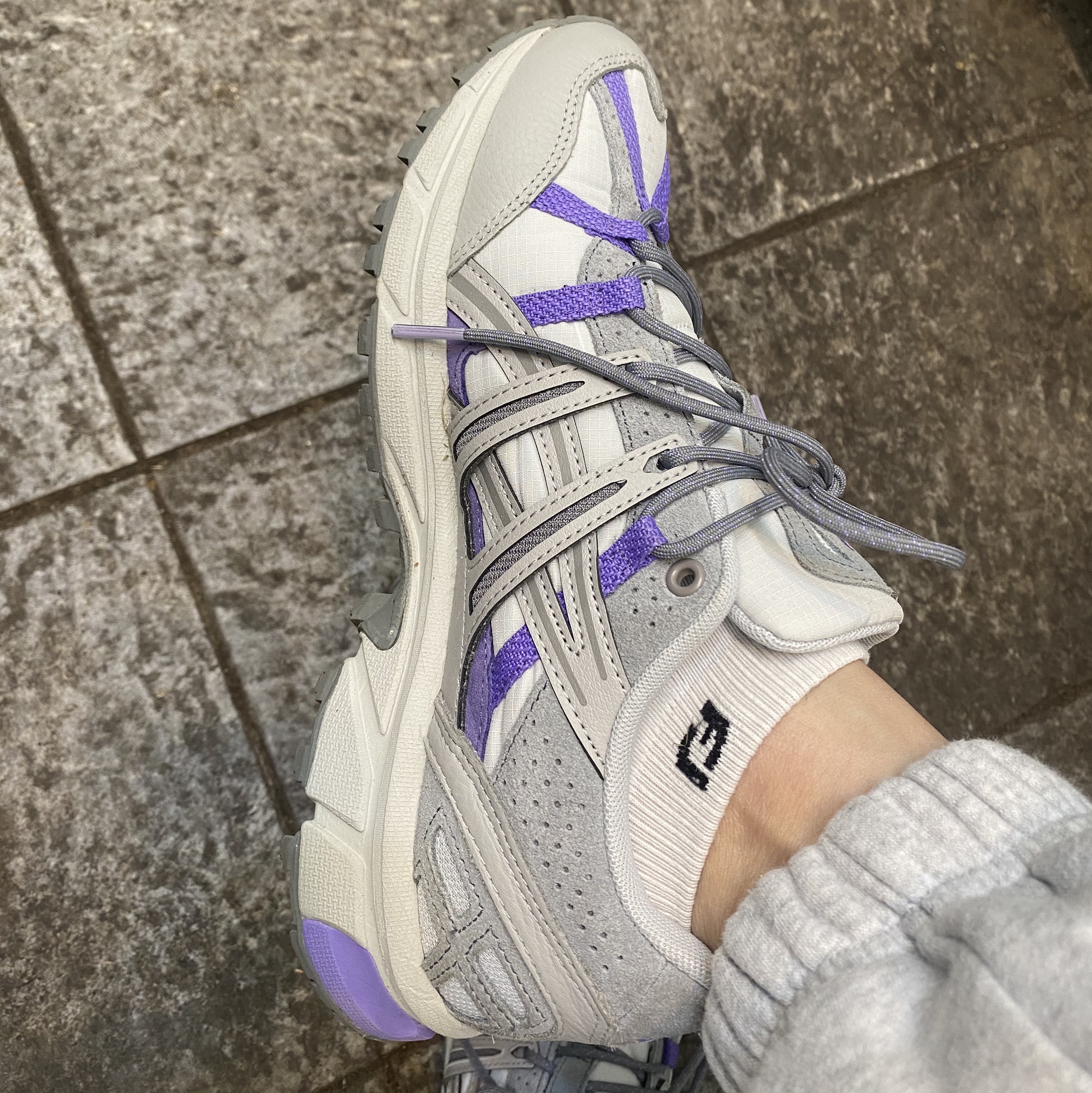 (W) Asics Gel-Sonoma 15-50 Glacier Grey Oyster Grey 착용 스타일