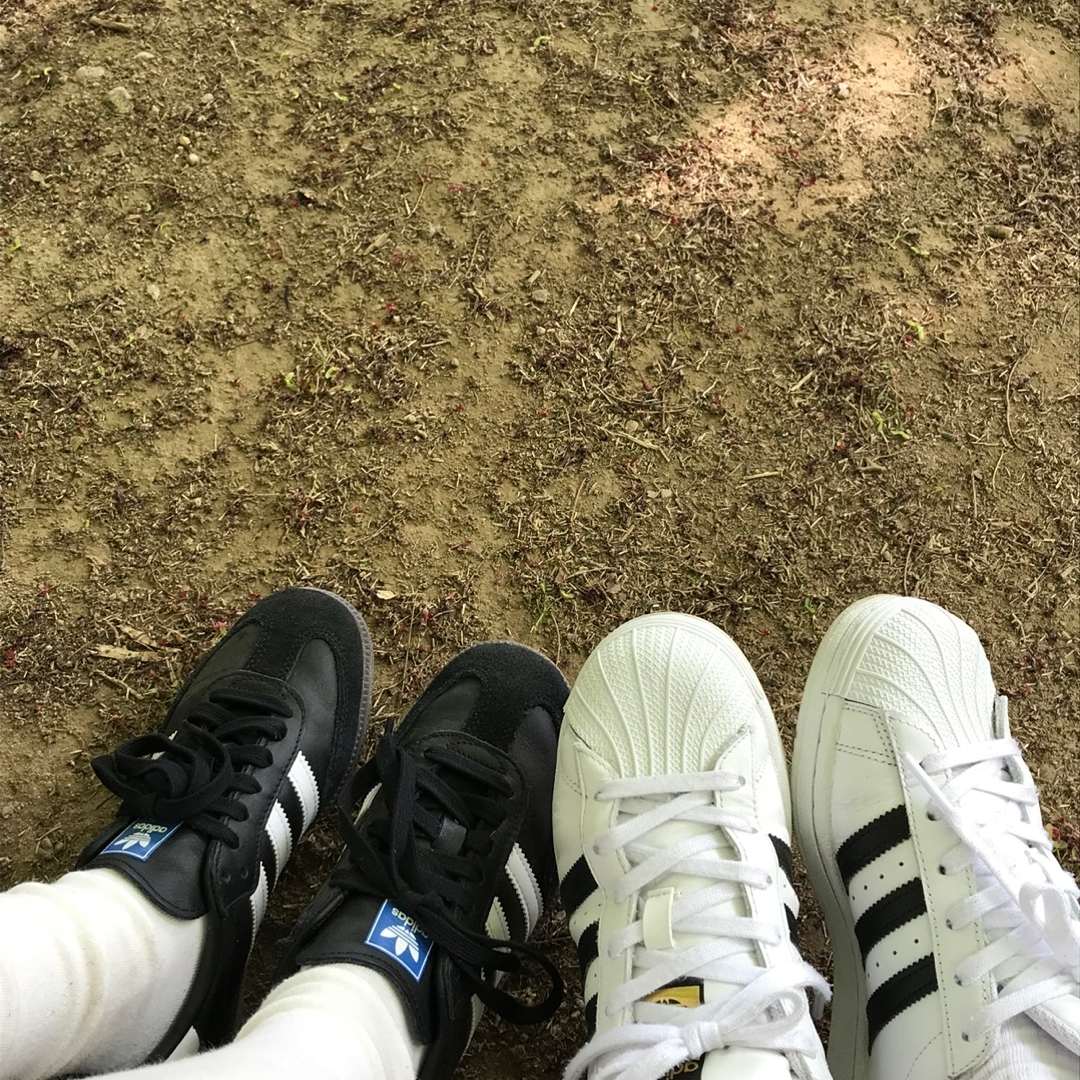 Adidas Samba OG Black White Gum 착용 스타일