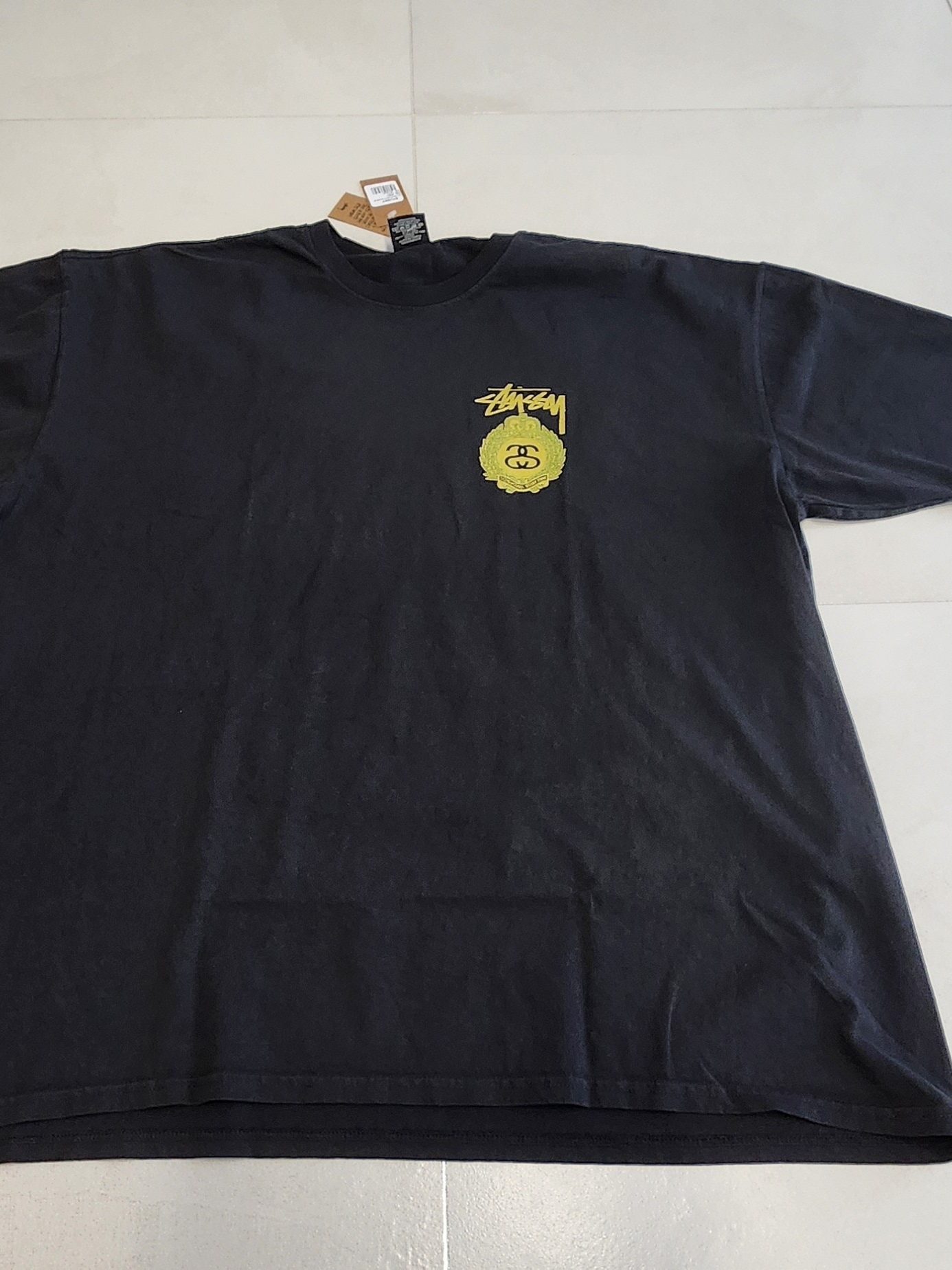 Stussy Crown Wreath Pigment Dyed T-Shirt Black 착용 스타일 - 1