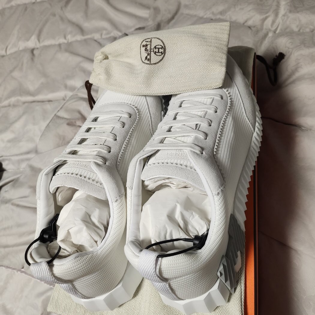Hermes Bouncing Sneakers Mesh Suede Goatskin & Blanc Blanc 착용 스타일