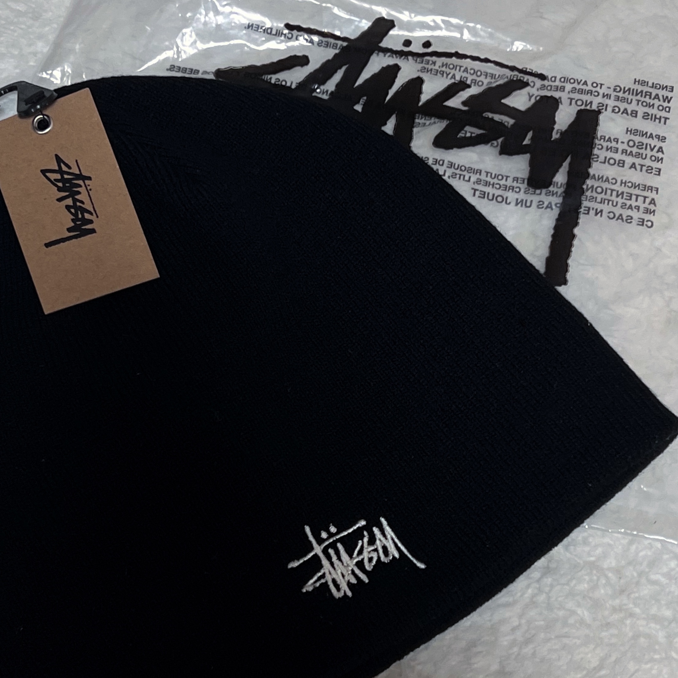 Stussy Basic Skullcap Beanie Black 착용 스타일