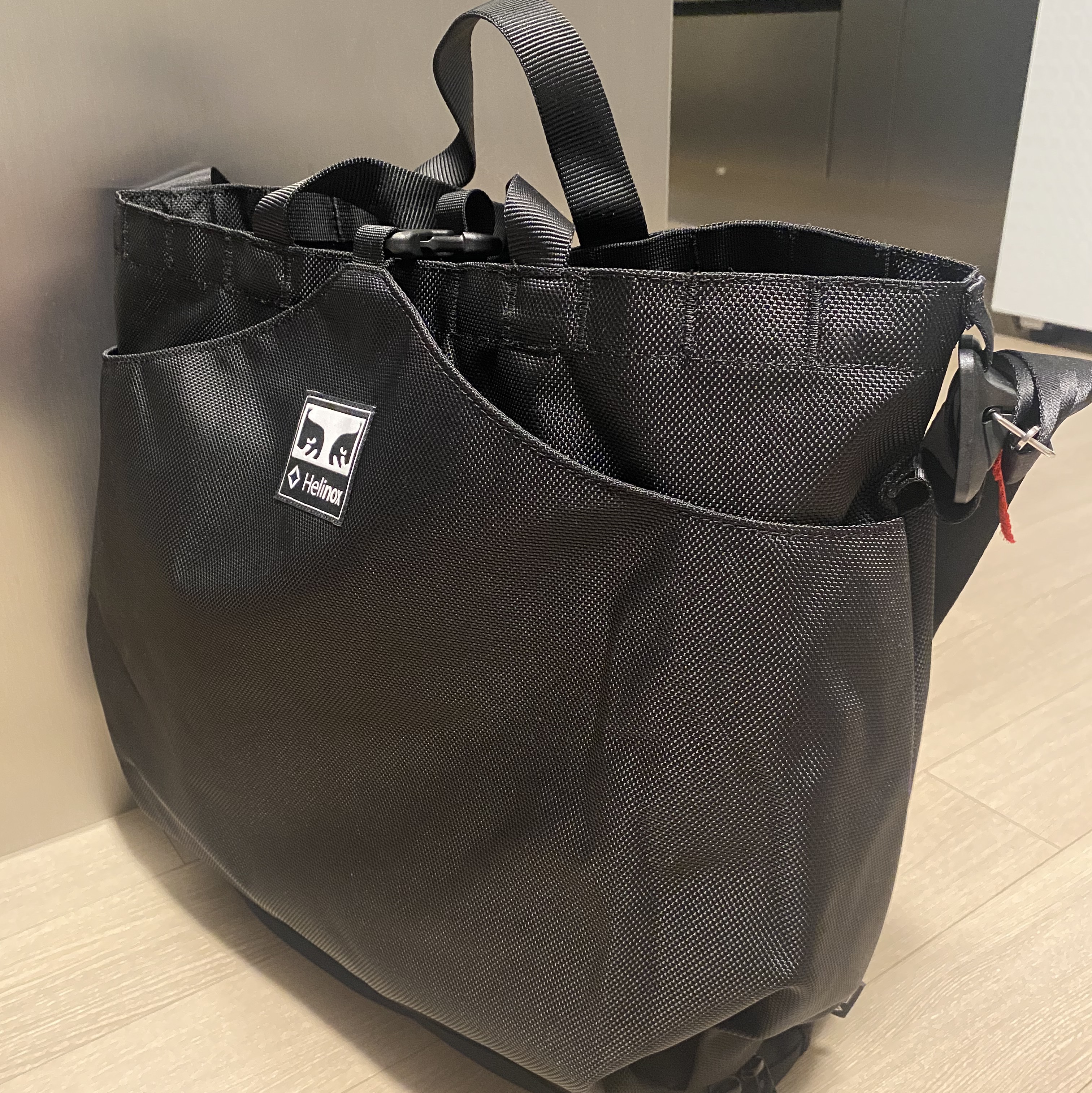 Helinox x Obey Laundry Bag Black 착용 스타일 - 2