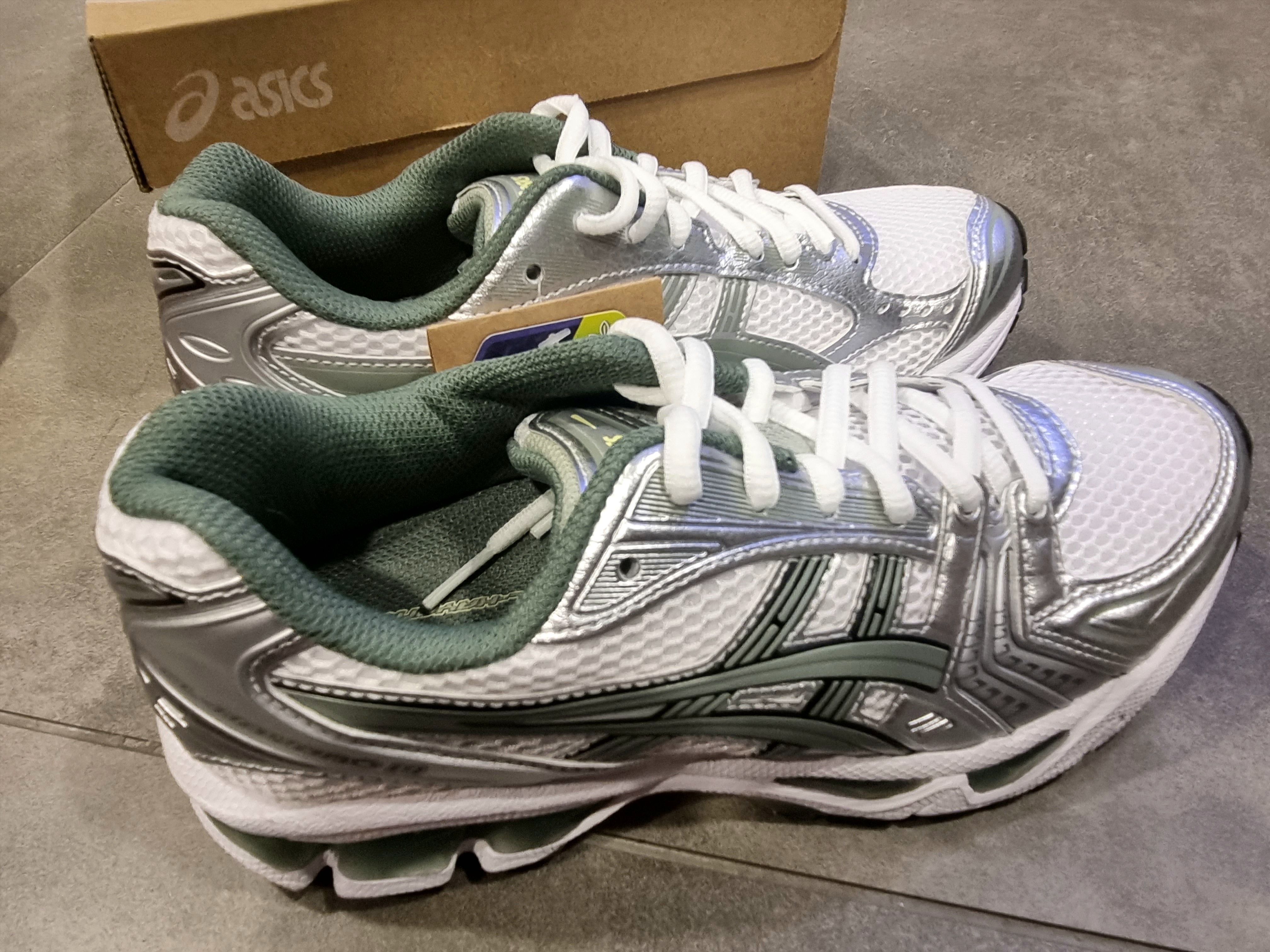 Asics Gel-Kayano 14 White Slate Grey 착용 스타일 - 3