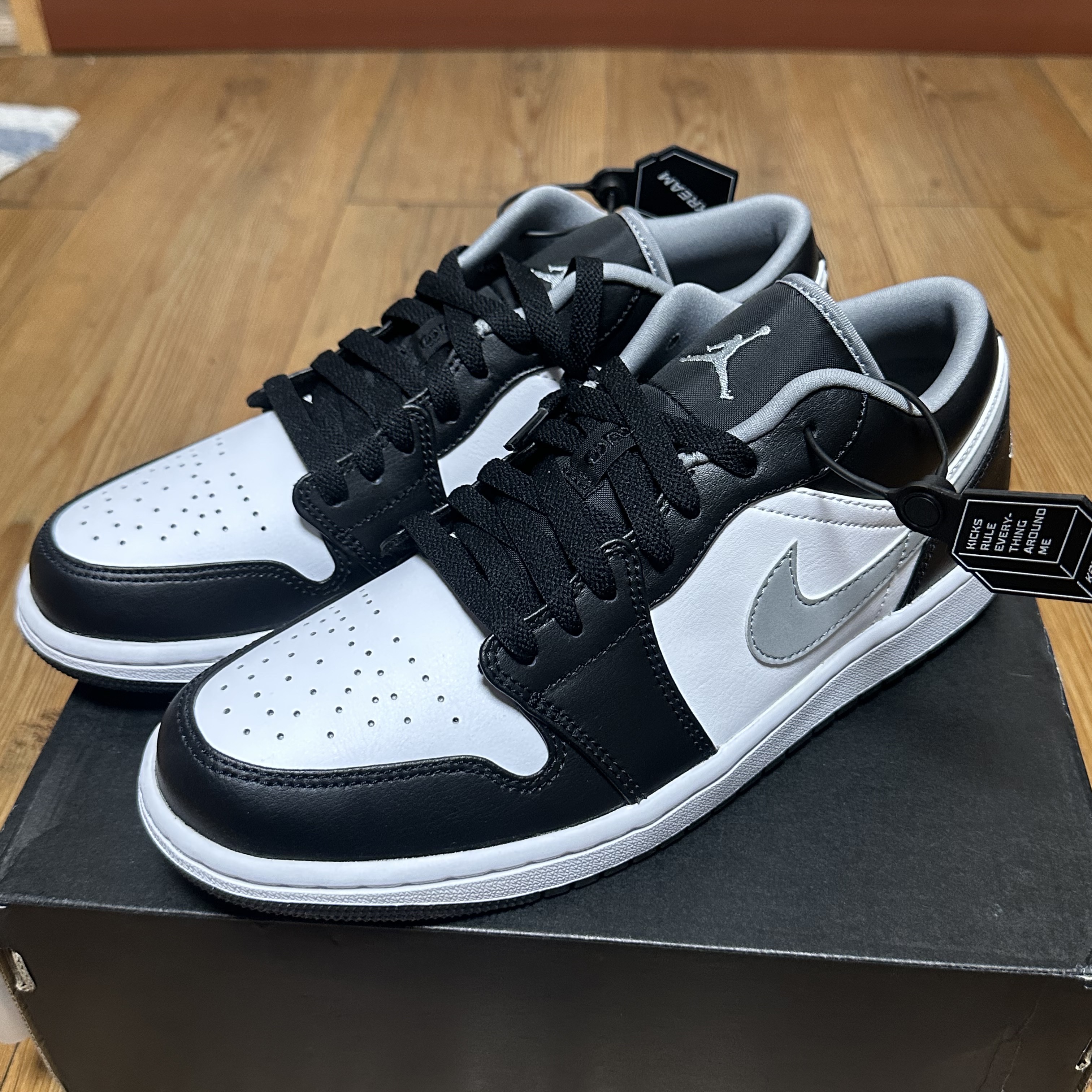 Jordan 1 Low Black Particle Grey 착용 스타일