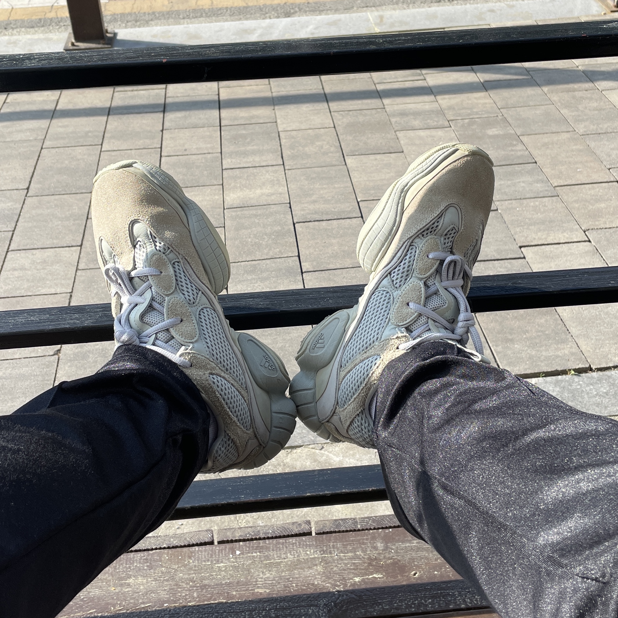 Adidas Yeezy 500 Salt 착용 스타일