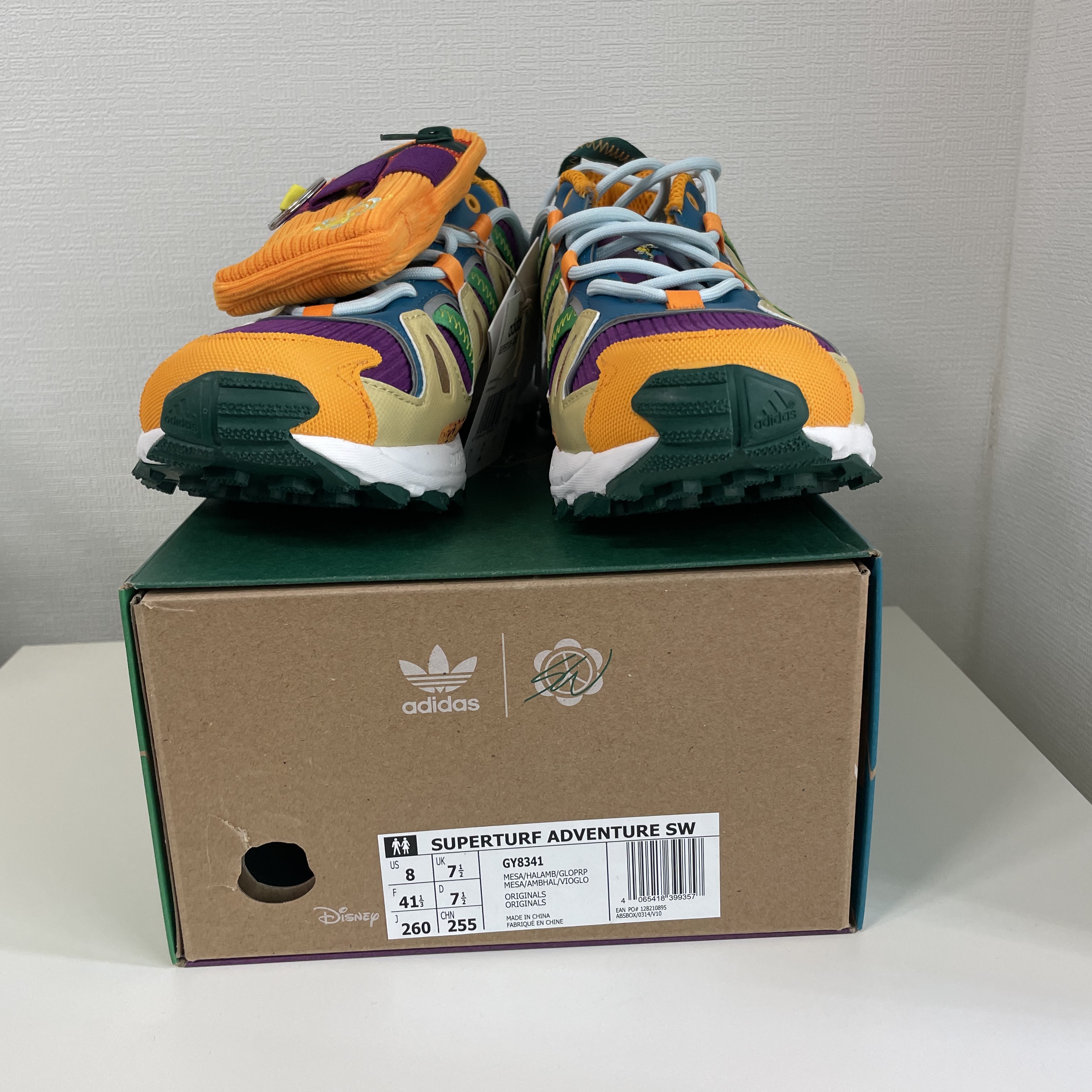 Adidas x Sean Wotherspoon Superturf Adventure Jiminy Cricket 착용 스타일 - 5