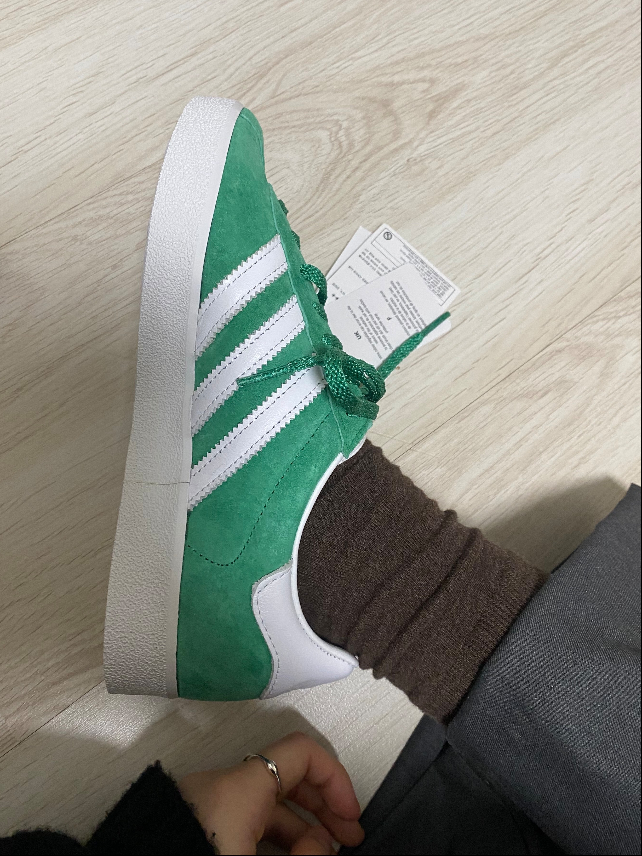 Adidas Gazelle 85 Semi Court Green 착용 스타일 - 5