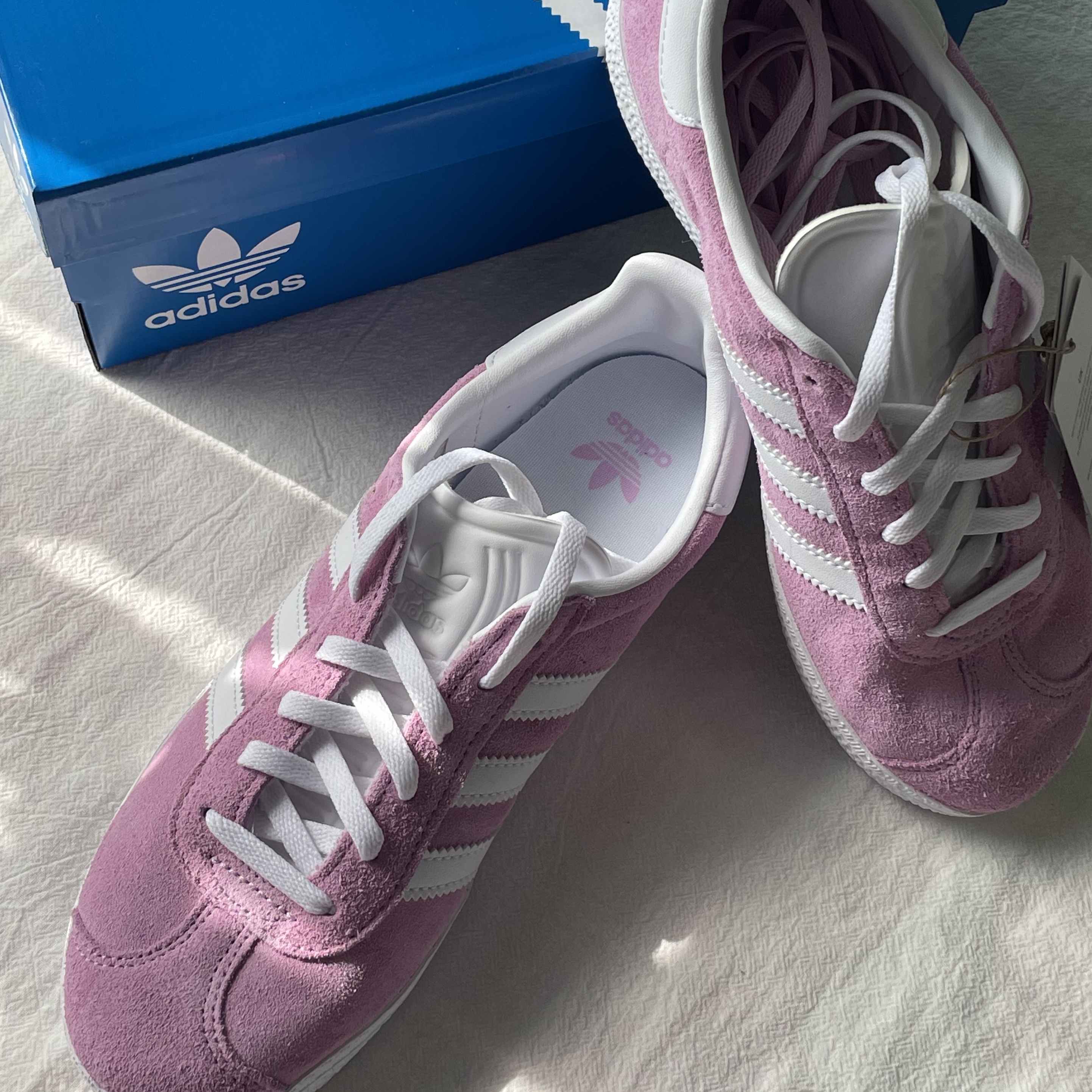 (J) Adidas Gazelle Bliss Lilac 착용 스타일 - 2