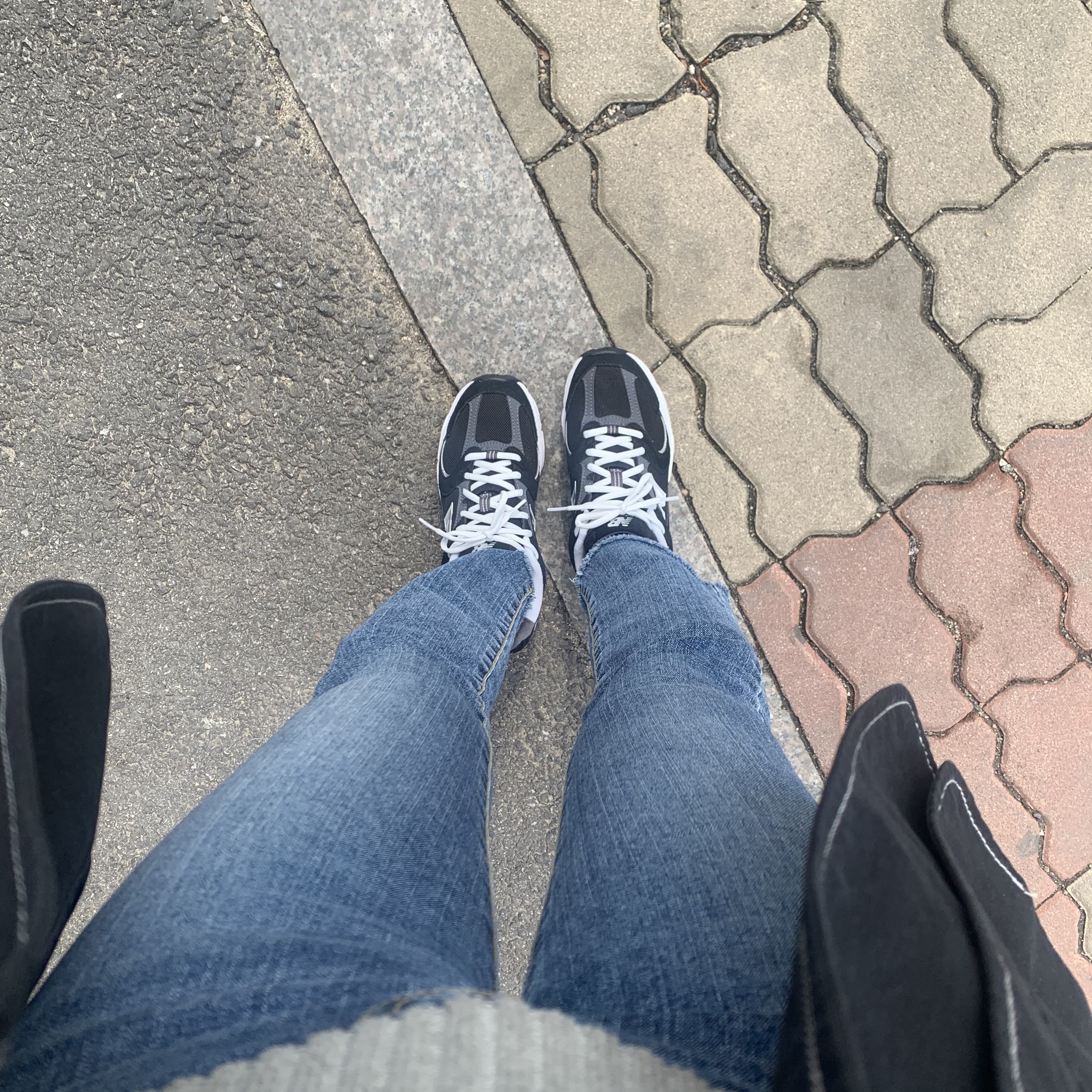 New Balance 530 Classic Black 착용 스타일