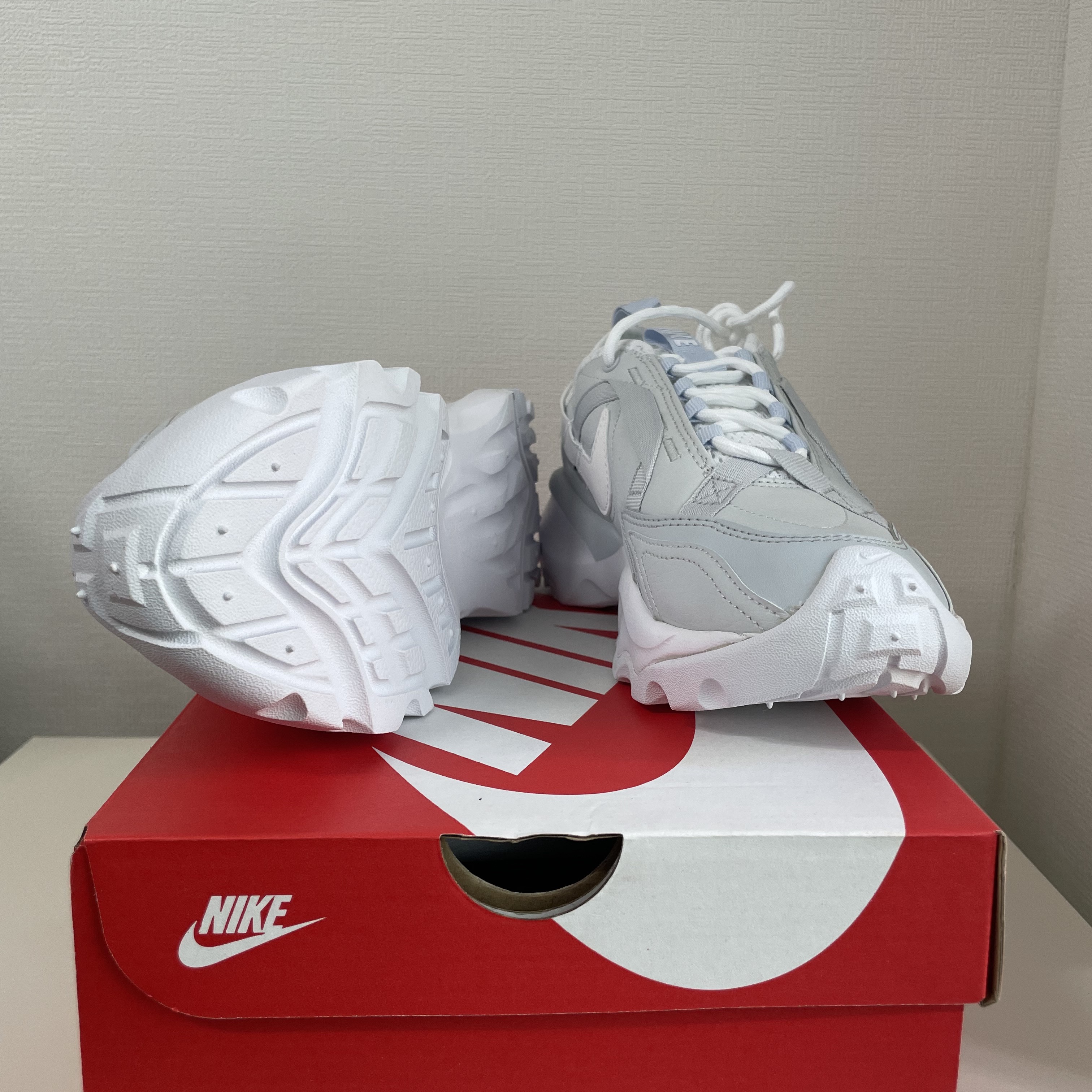 (W) 나이키 TC 7900 프리미엄 2 포톤 더스트 착용 스타일 - 1