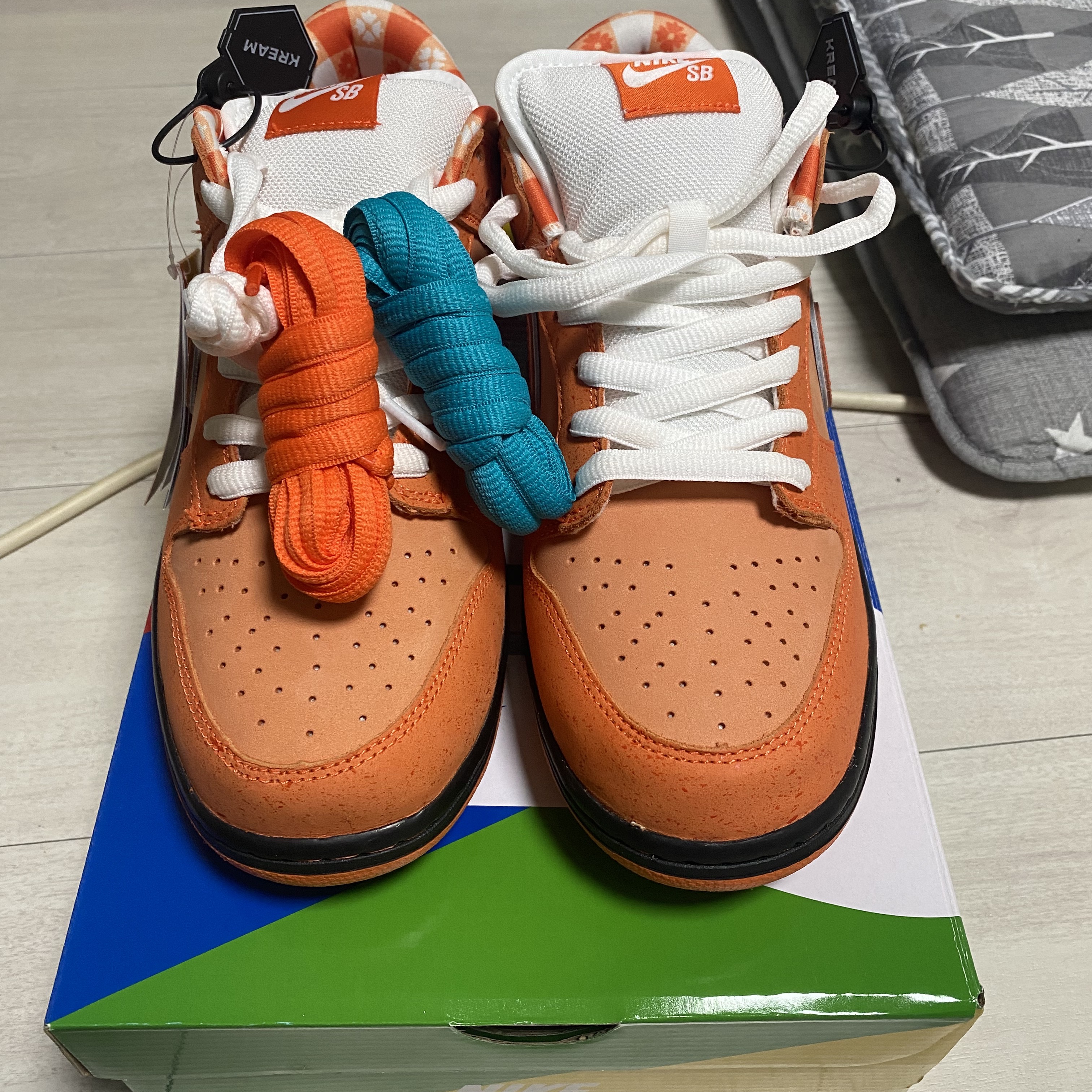 Nike x Concepts SB Dunk Low Orange Lobster (Regular Box) 착용 스타일 - 2
